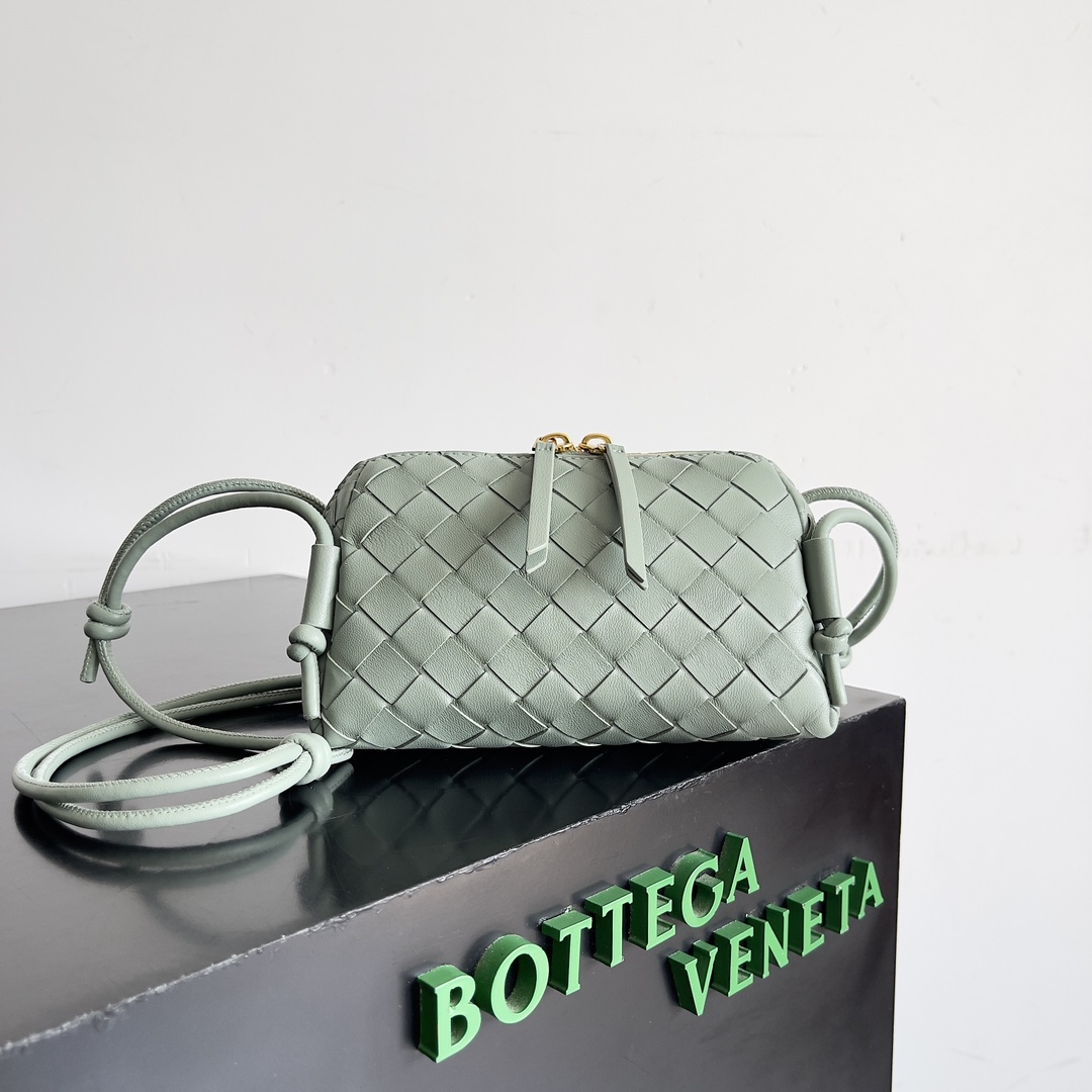 TOP Bottega Veneta BV Mini Concert Pouch Bag 18.5x11.5x8.5cm - 4 Color