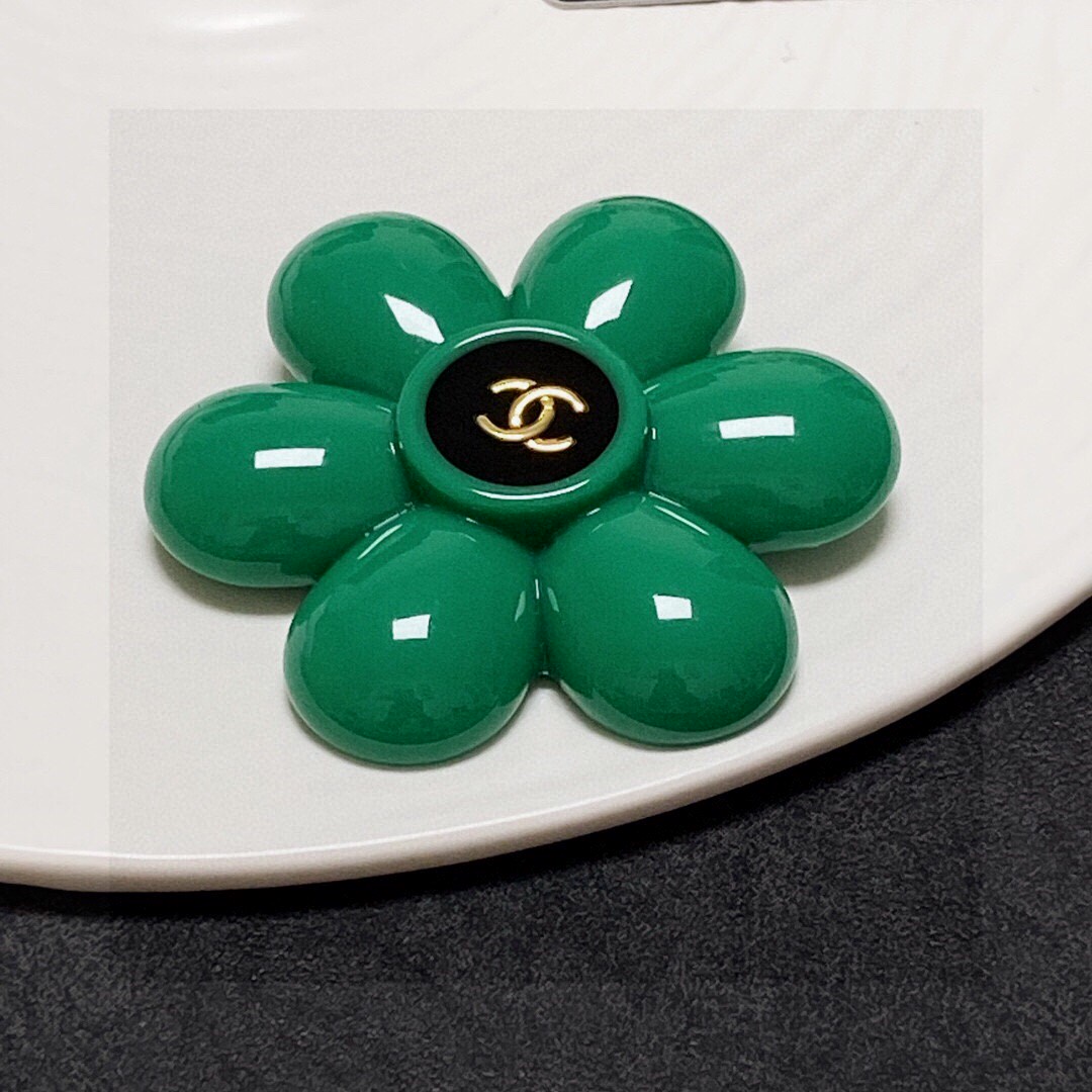 TOP CHANEL Flower Brooch-Green