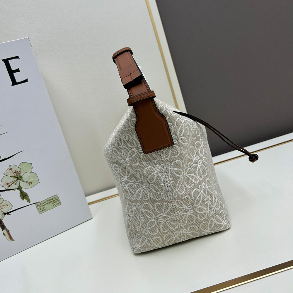 Loewe Cubi Anagram Tote (7A regular version)