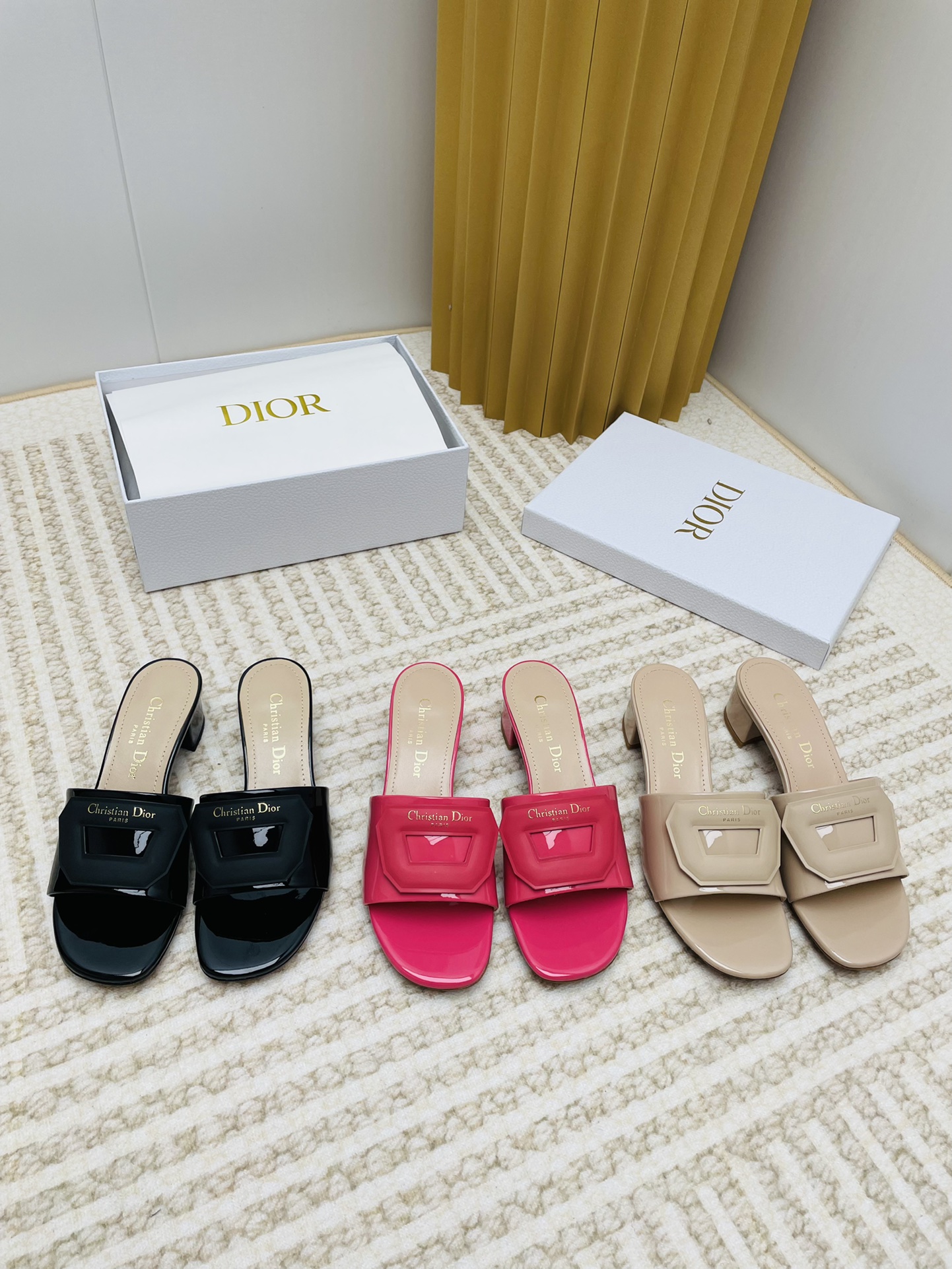 TOP Christian Dior Jelly Colored Slippers - 3 Colors