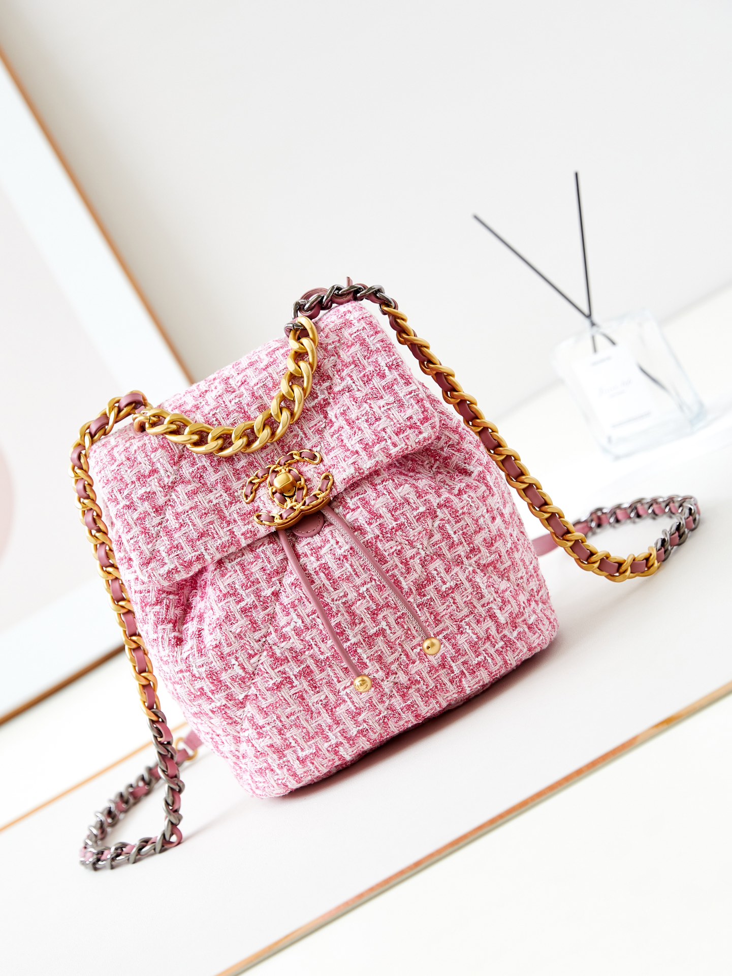 TOP CHANEL 19 Backpack Bag 26x22x16cm - Pink