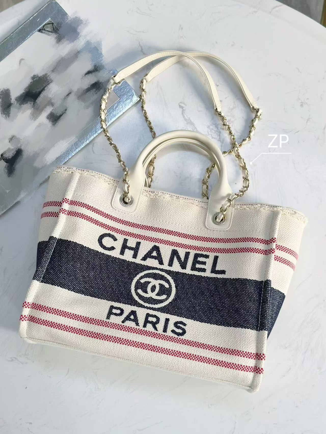 TOP CHANEL Deauville Bag 32cm - Beige