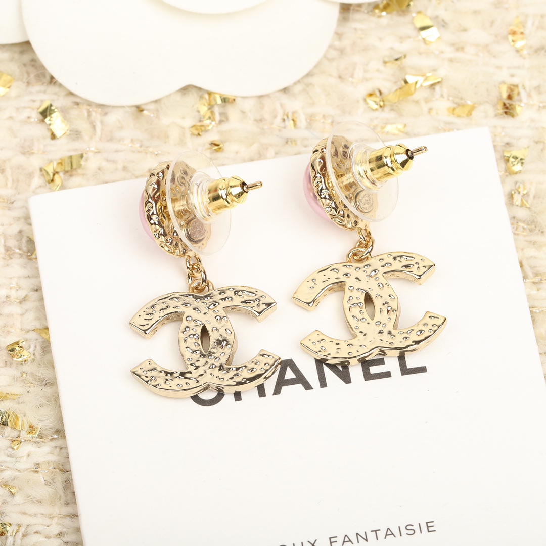 TOP CHANEL Earrings