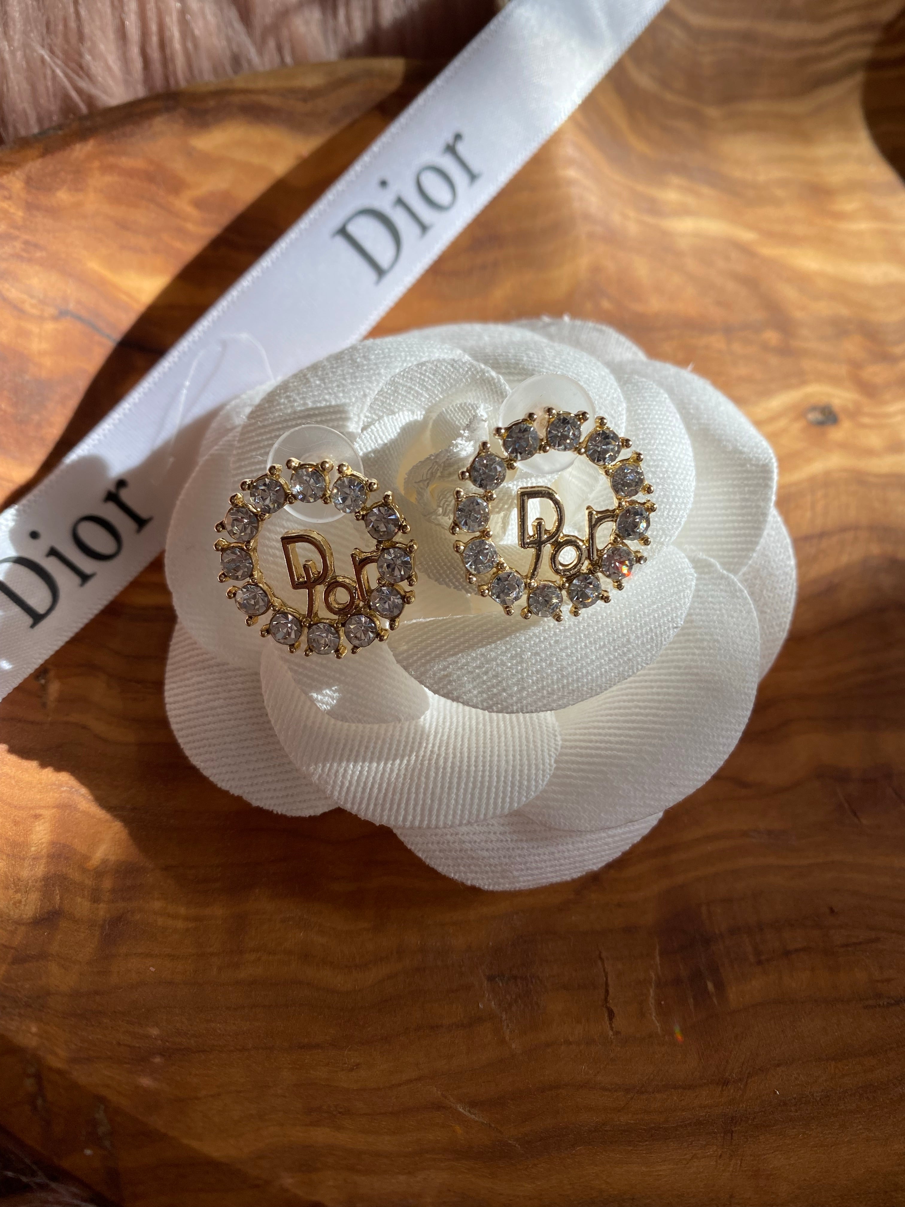 Top Christian Dior Round Stones Earrings