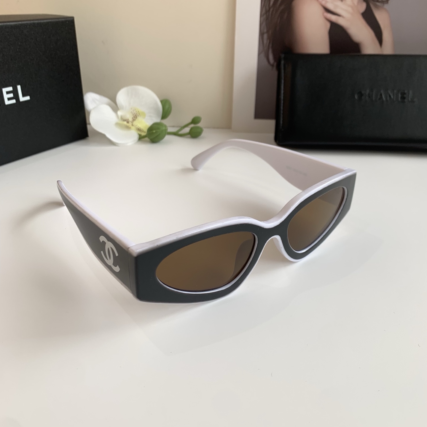 TOP CHANEL Sunglasses - 2 Colors