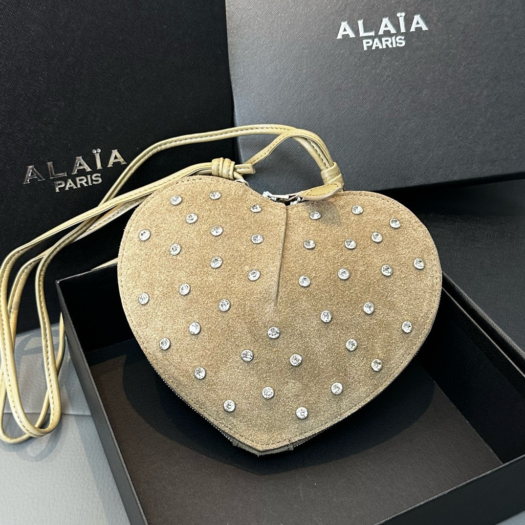 ALaia Diamond Heart Handbag (Replica)