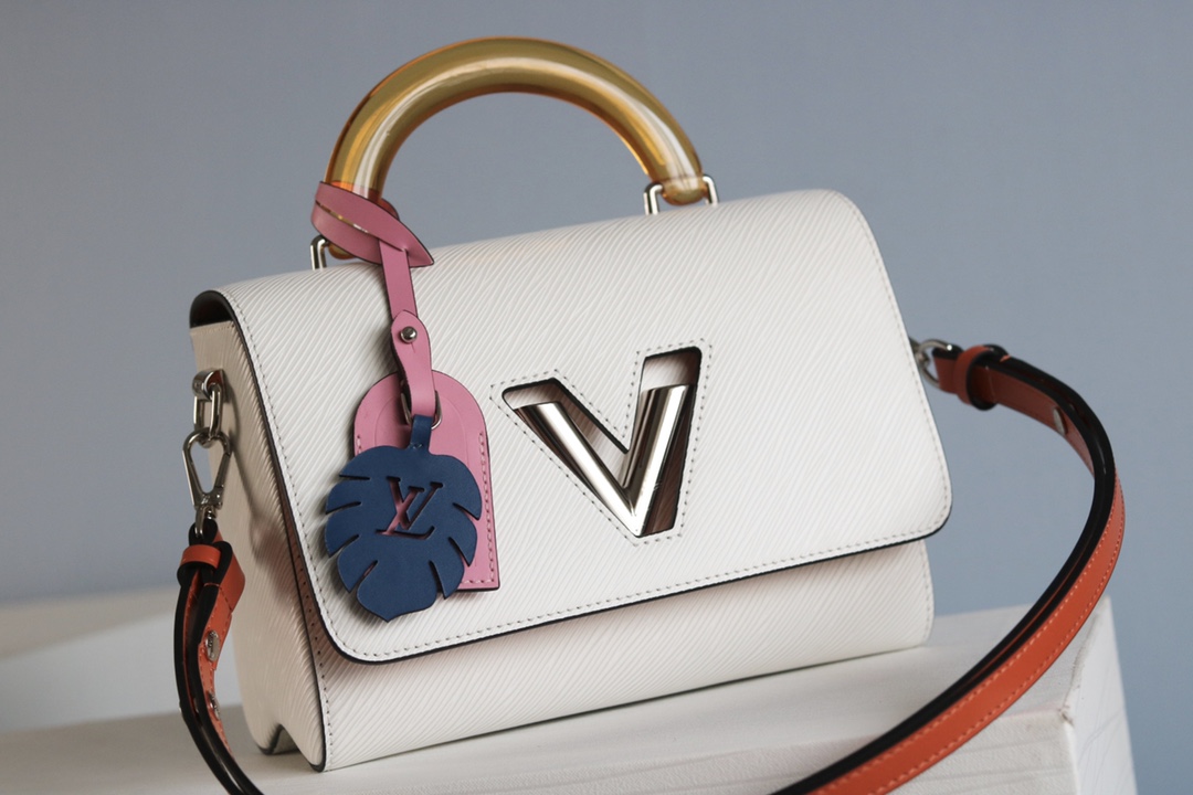 TOP Louis Vuitton LV L*V Twist MM Bag 23 x 17 x 9.5 cm- 3 Colors