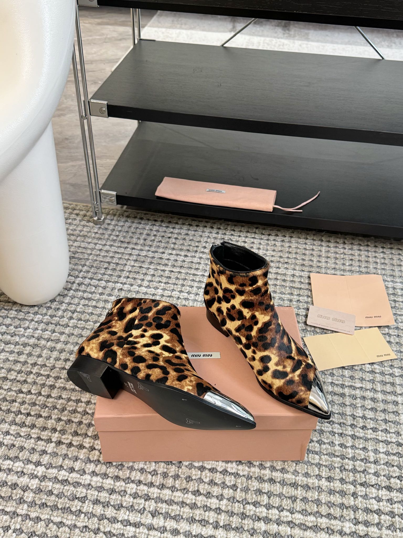 TOP Miu Miu Short Boots - 2 Color