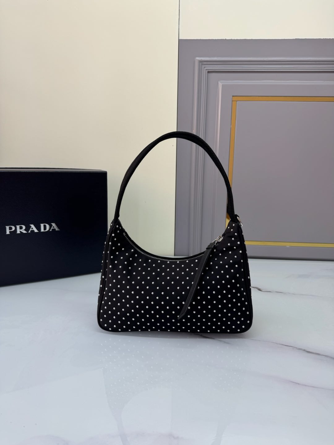 TOP PRADA Re-Edition 2000 Bag Hobo Underarm Bag 23x13x5cm - Black
