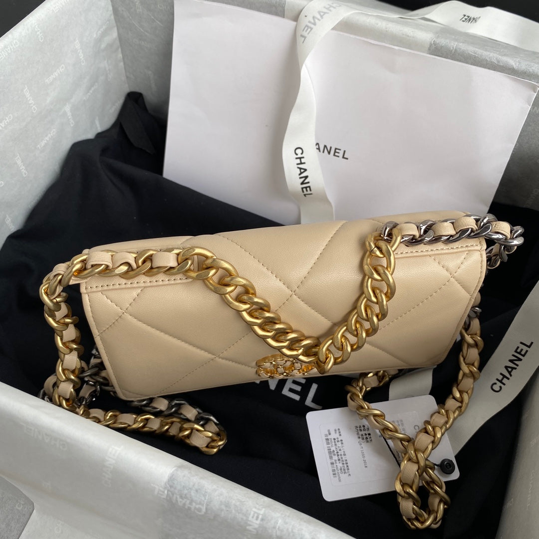 TOP CHANEL 19 WOC Bag - Beige