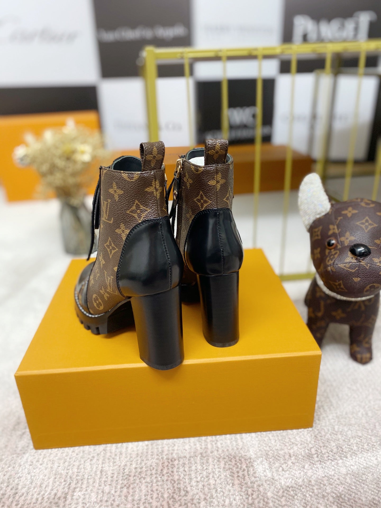 TOP Louis Vuitton LV L*V Women Star Trial Ankle Boots - Black