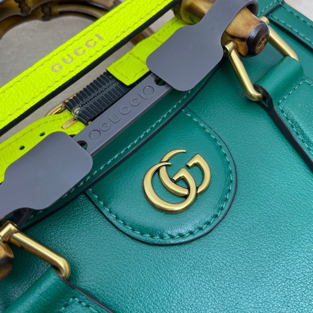 TOP GUCCI Diana Small Bag - Green