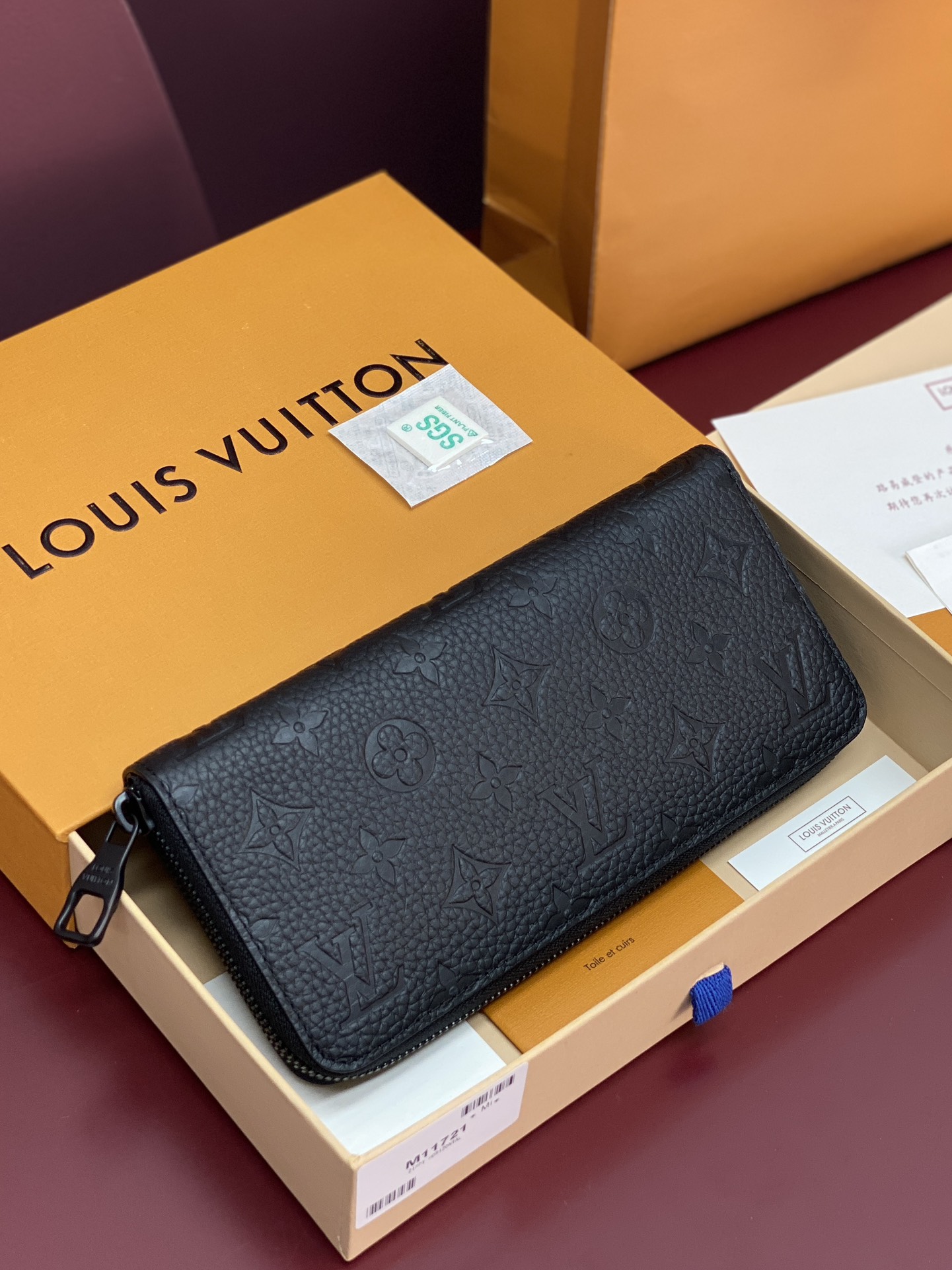 TOP Louis Vuitton LV Zippy Wallet Monogram Eclipse 21x10x2.5cm - Black