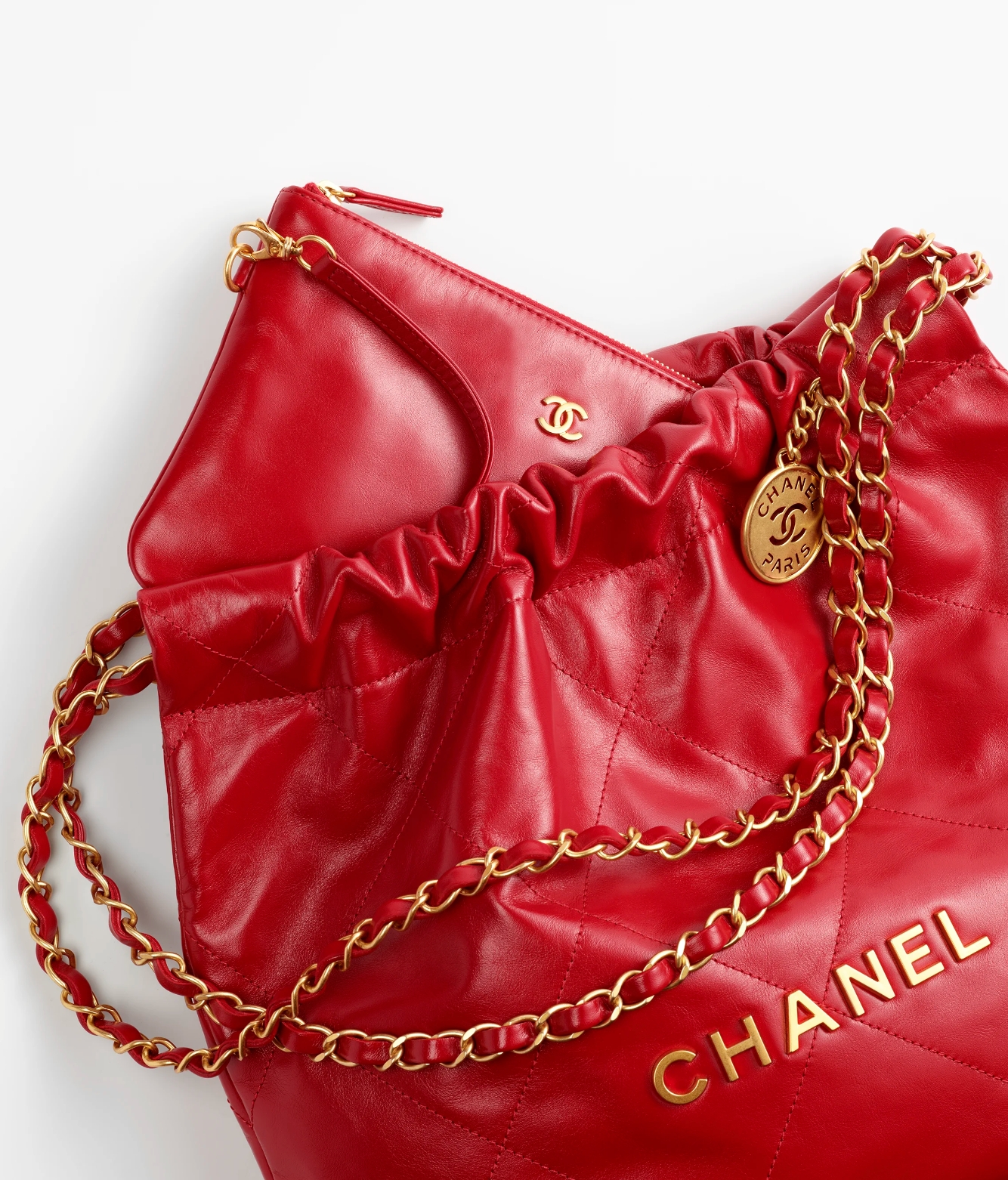 CHANEL 22 SMALL HANDBAG Shiny Calfskin & Gold-Tone Metal Red