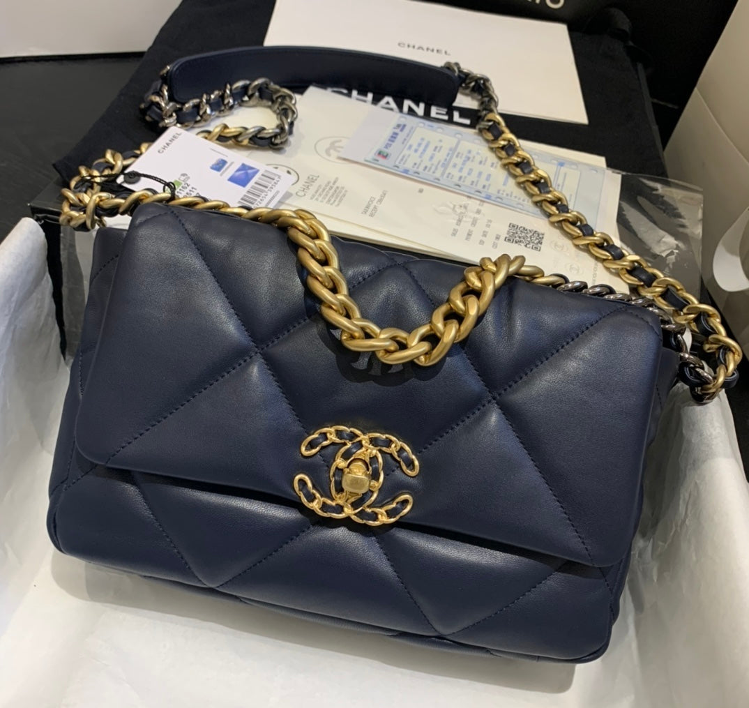 TOP CHANEL19 Bag Small 26cm - Navy Blue