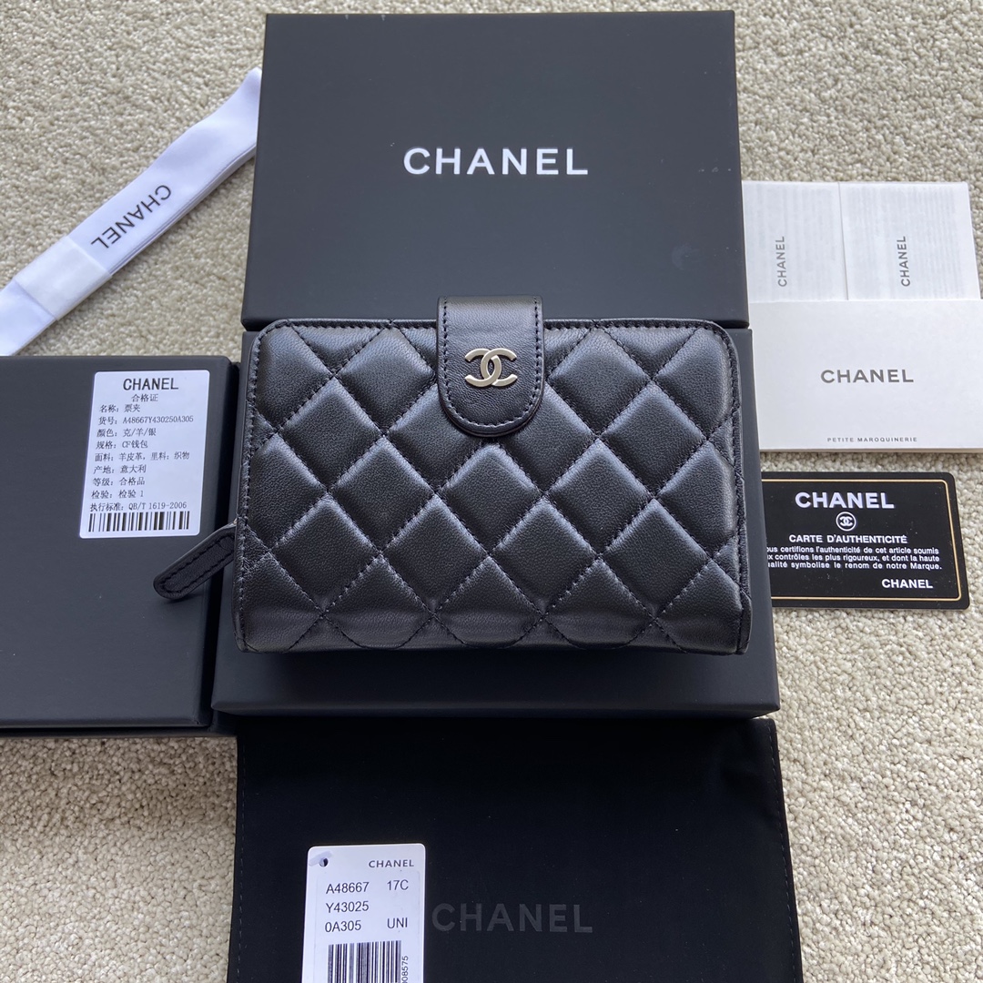 TOP CHANEL Wallet Calfskin/Lambskin 15×10×2.5cm - Black & GHW/SHW