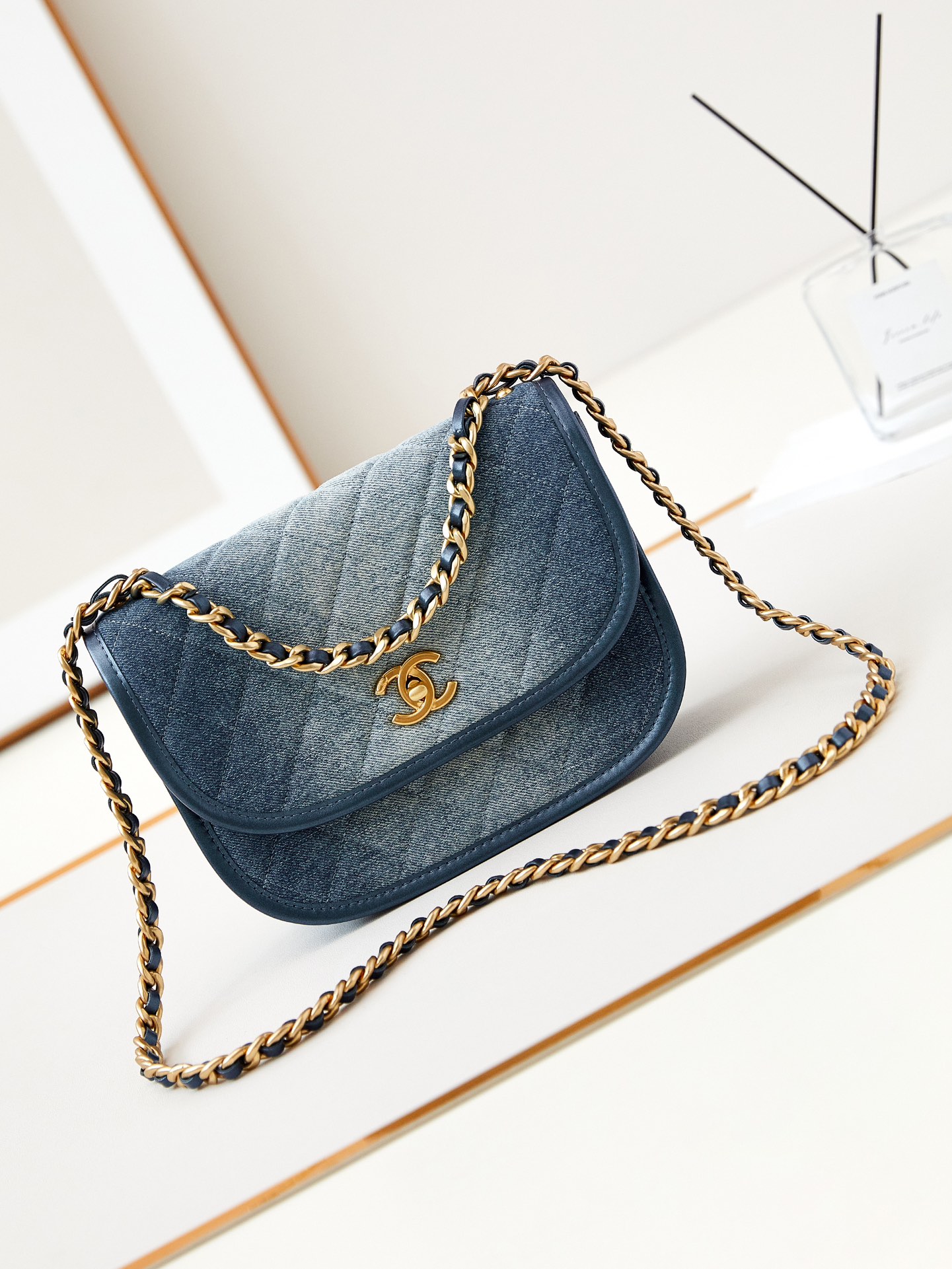 TOP CHANEL 24s Saddle Bag 16.5*23.5*5.5 - Denim