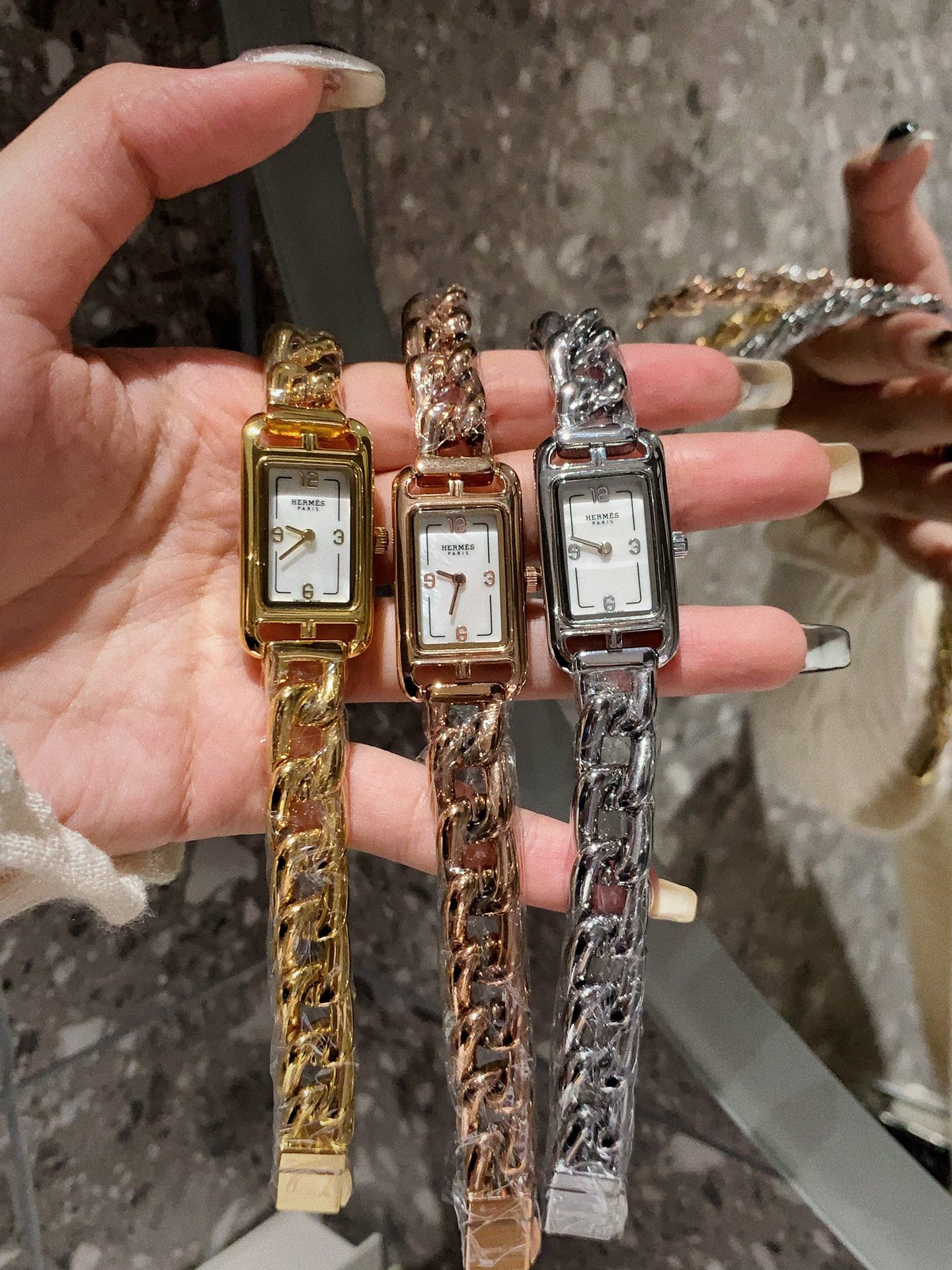 TOP HERMES Heure H Watch 17x23mm- 3 Colors