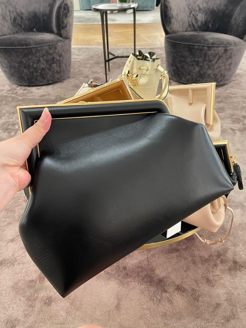 TOP FENDI FENDI First Medium Bag - Black