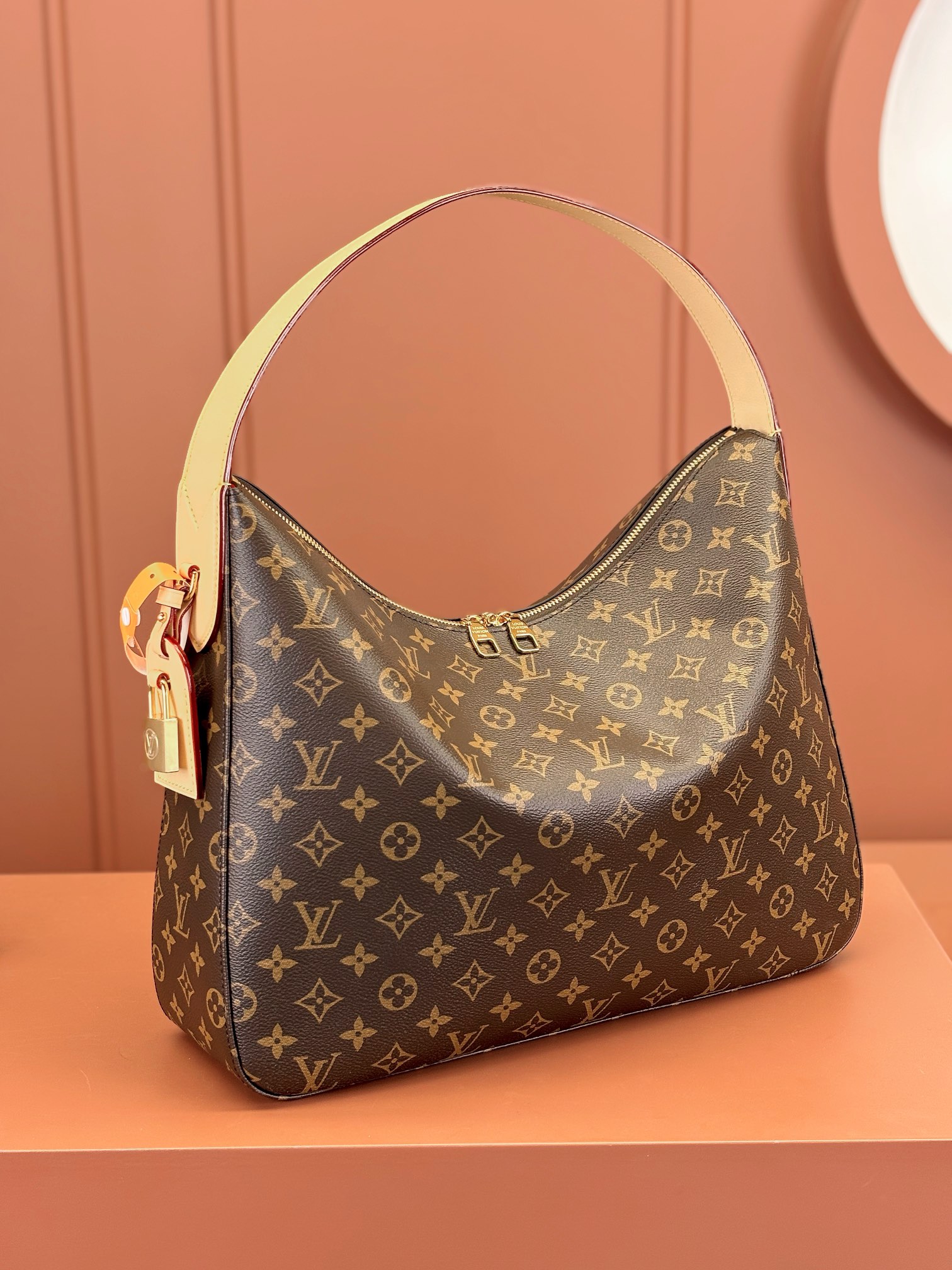 TOP Louis Vuitton LV L*V Grand Palais Monogram Bag 40x31x11cm