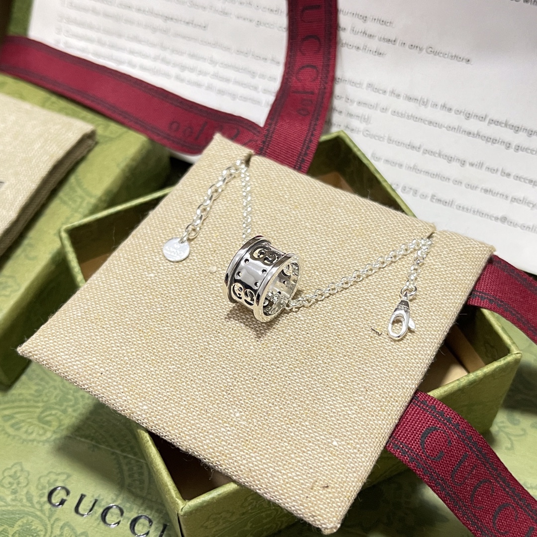 TOP GUCCI Hollow GG Necklace - Silver