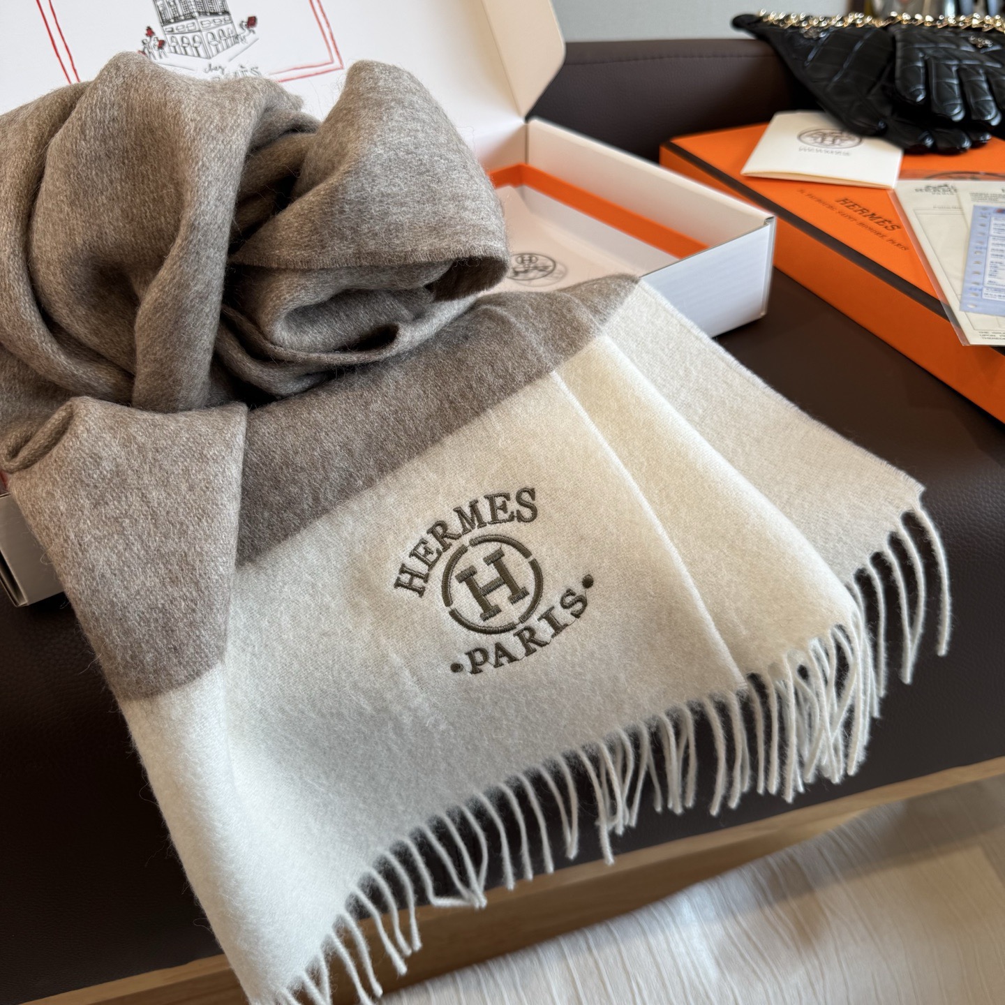 TOP HERMES Scarf with Embroidery Logo 35 x 190 cm - Gray and White