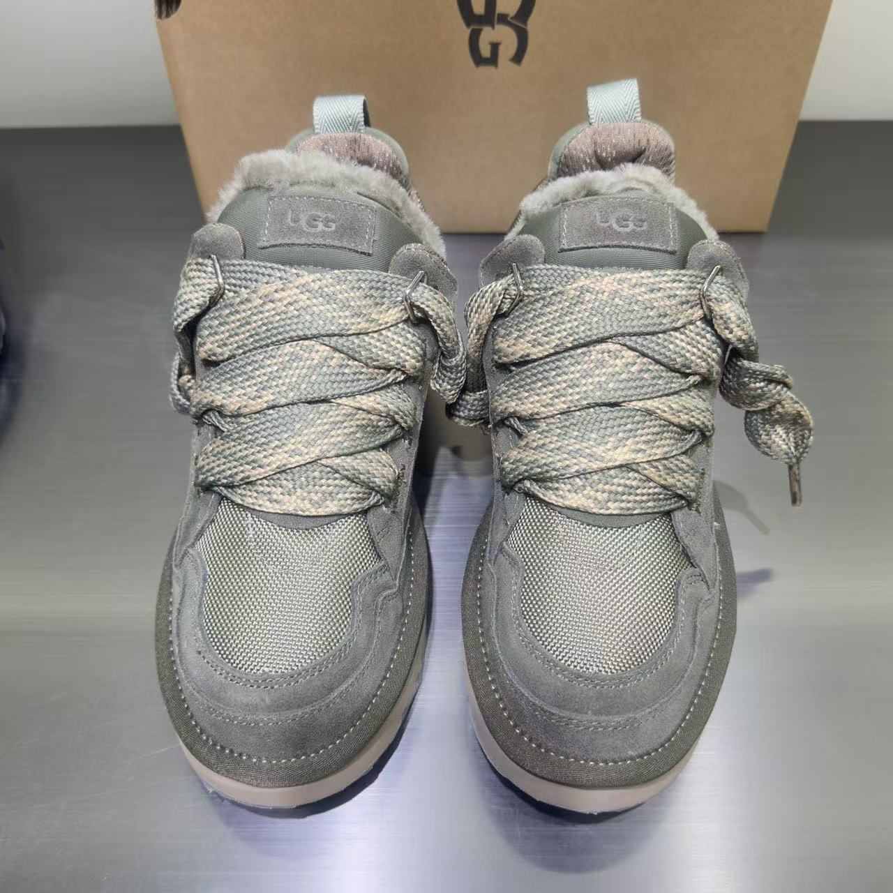 UGG Low-top sneakers(Replica)