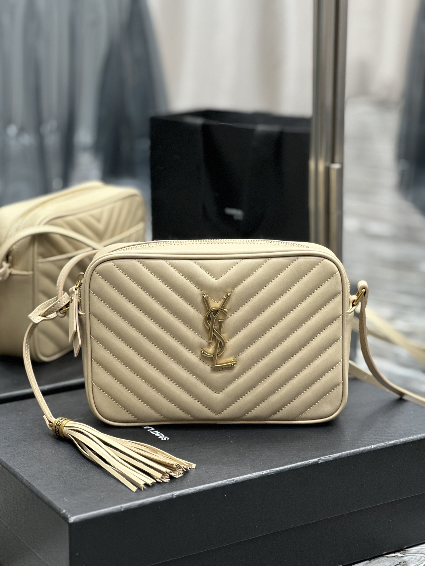 TOP Yves Saint Laurent YSL Cowhide Tassel Lou Camera Bags 23x16x6cm - 6 Colors