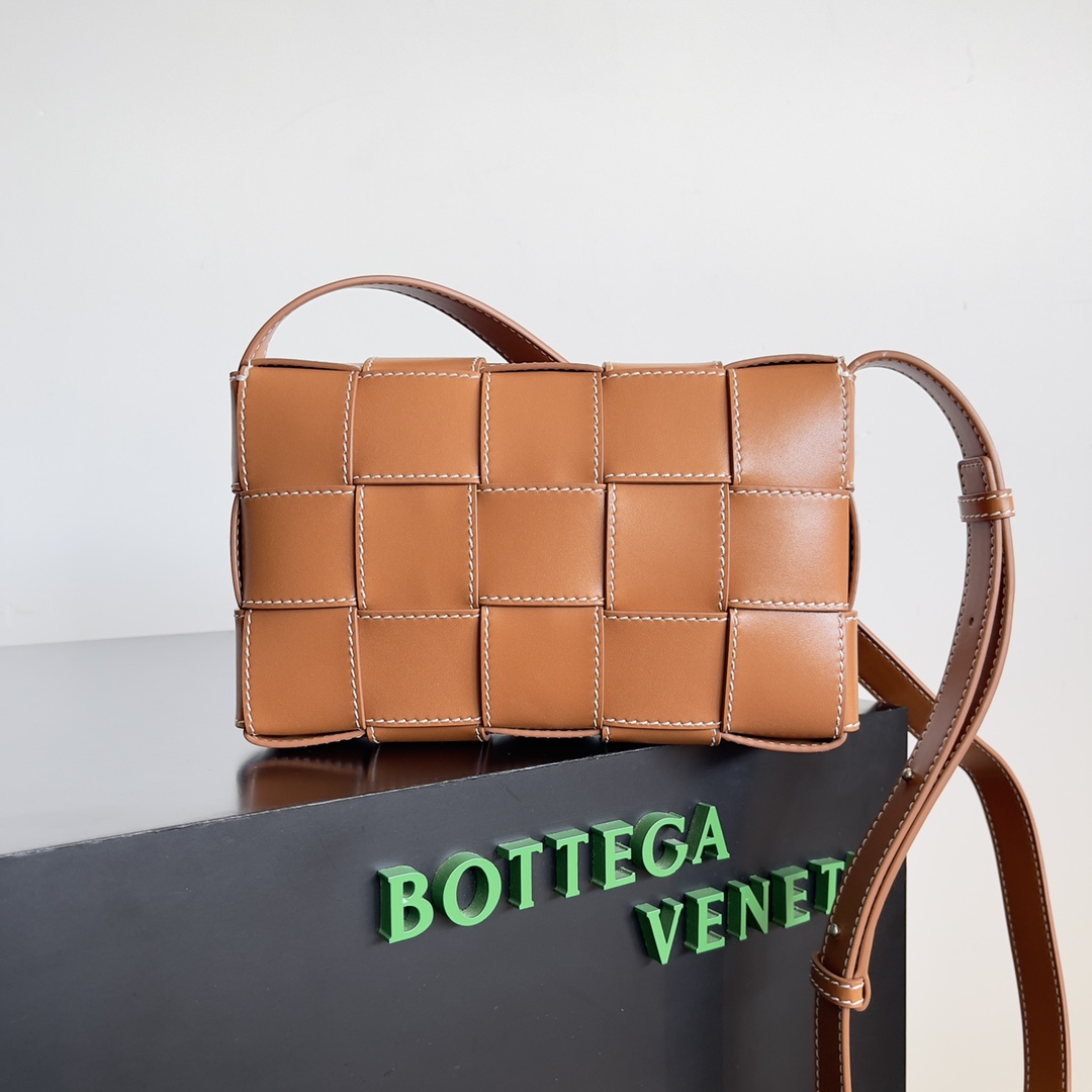 TOP Bottega Veneta BV Cassette Bags- Brown