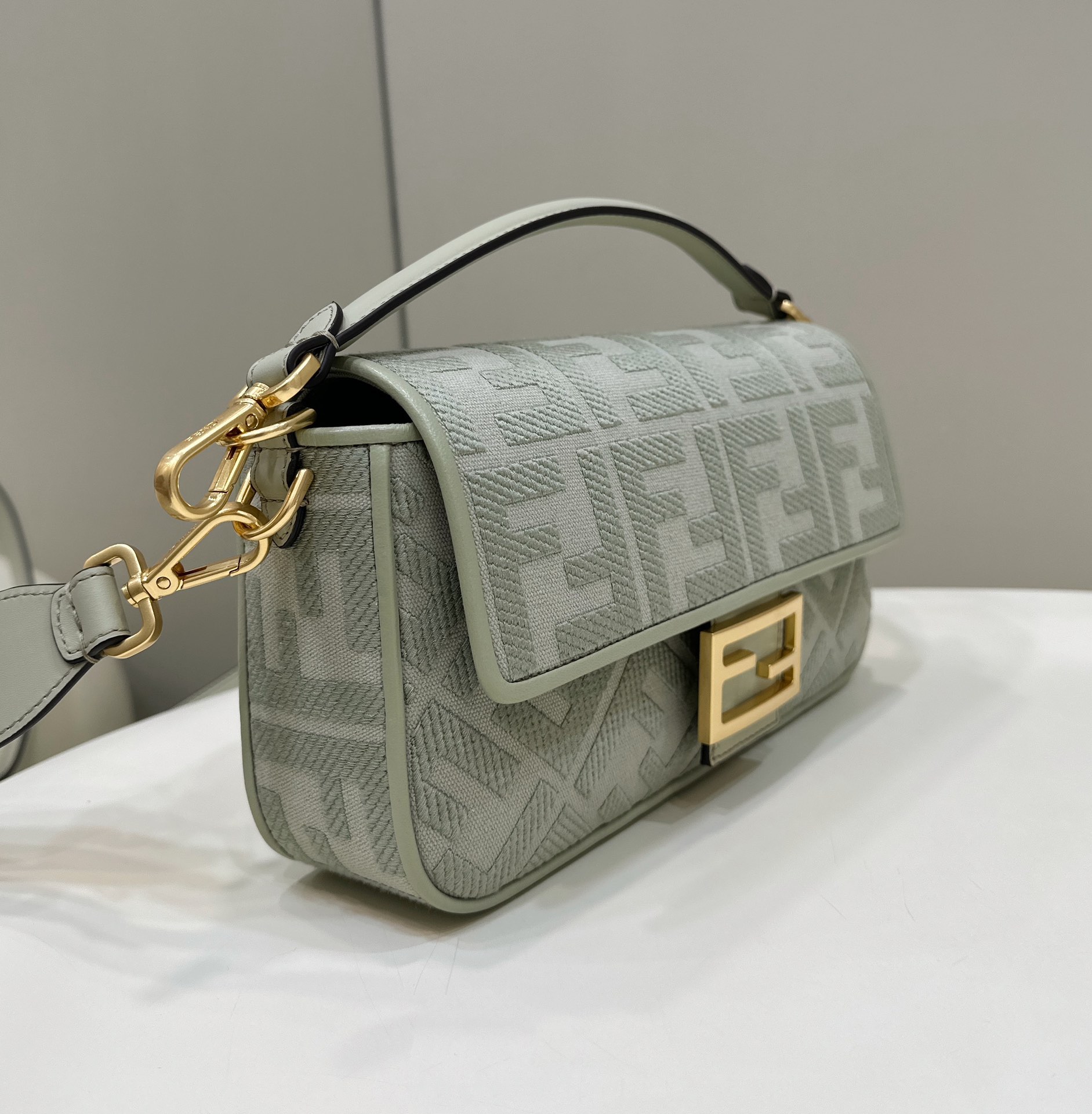 TOP FENDI FENDI Baguette Canvas Bag - Light Green