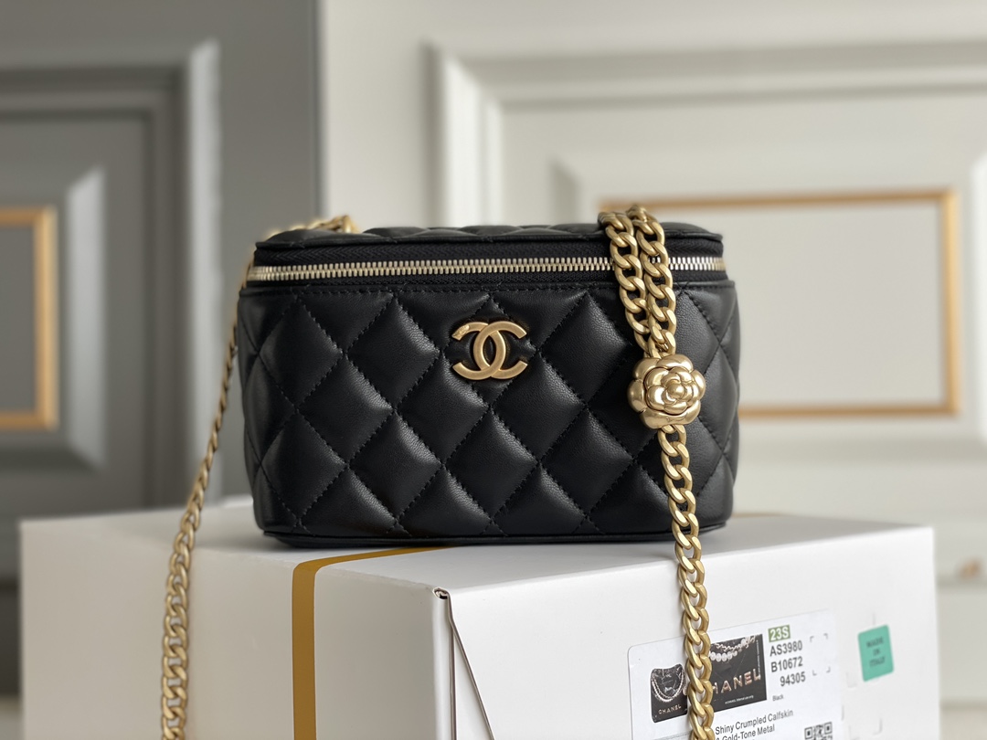 TOP CHANEL Enamel Buckle Chain Box 𝟗.𝟓*𝟏𝟕*𝟖 𝖼𝗆  - GHW
