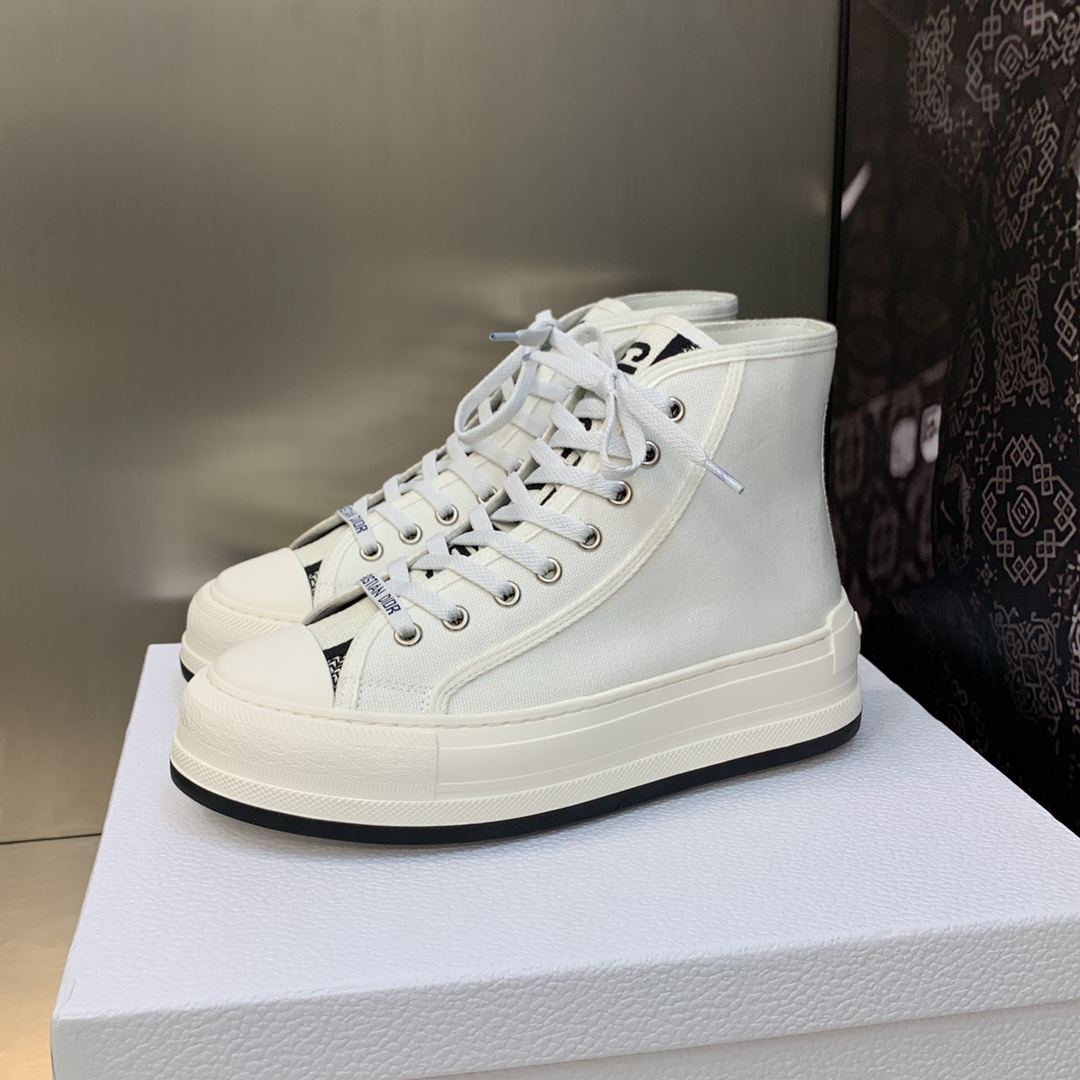 TOP Christian Dior Sports Shoes - White