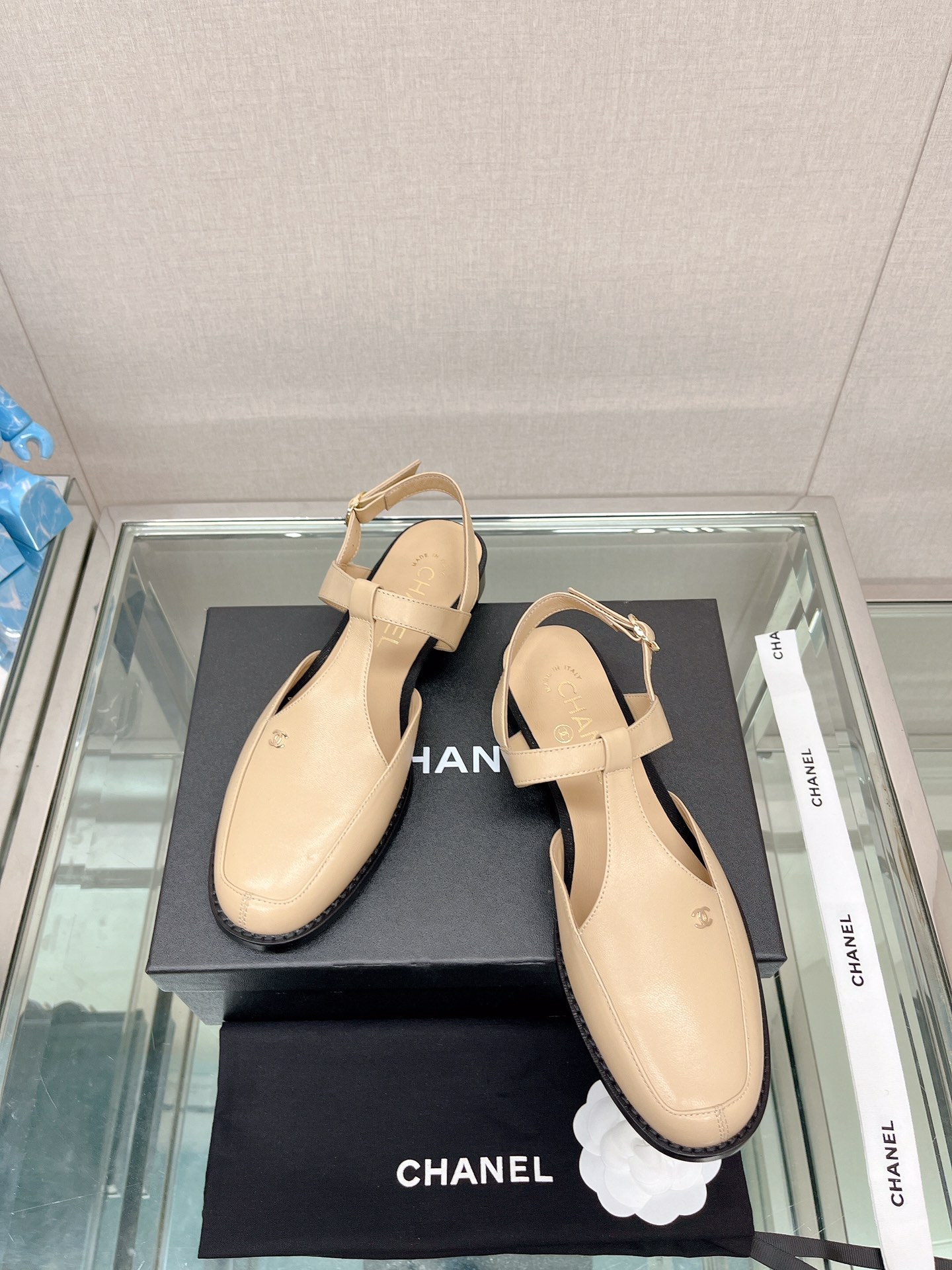 TOP CHANEL Vintage Roman Sandals - 3 Color