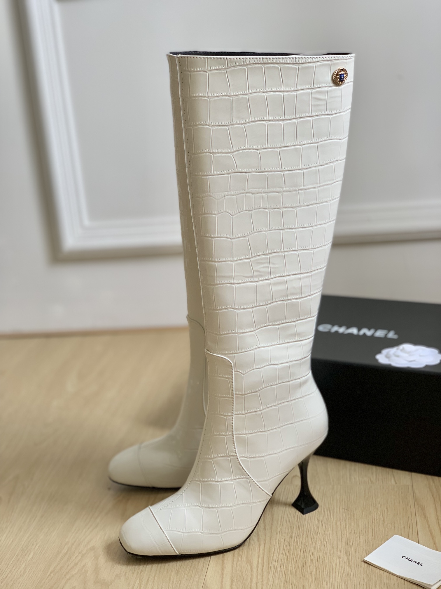 TOP CHANEL Crocodile Pattern Series Boots - 9cm - 3 Colors