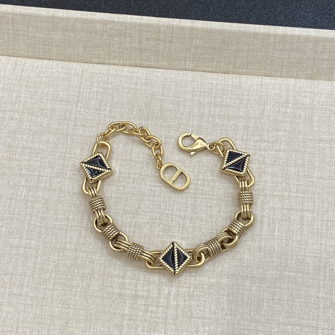 TOP Christian Dior CD  Bracelet - Gold