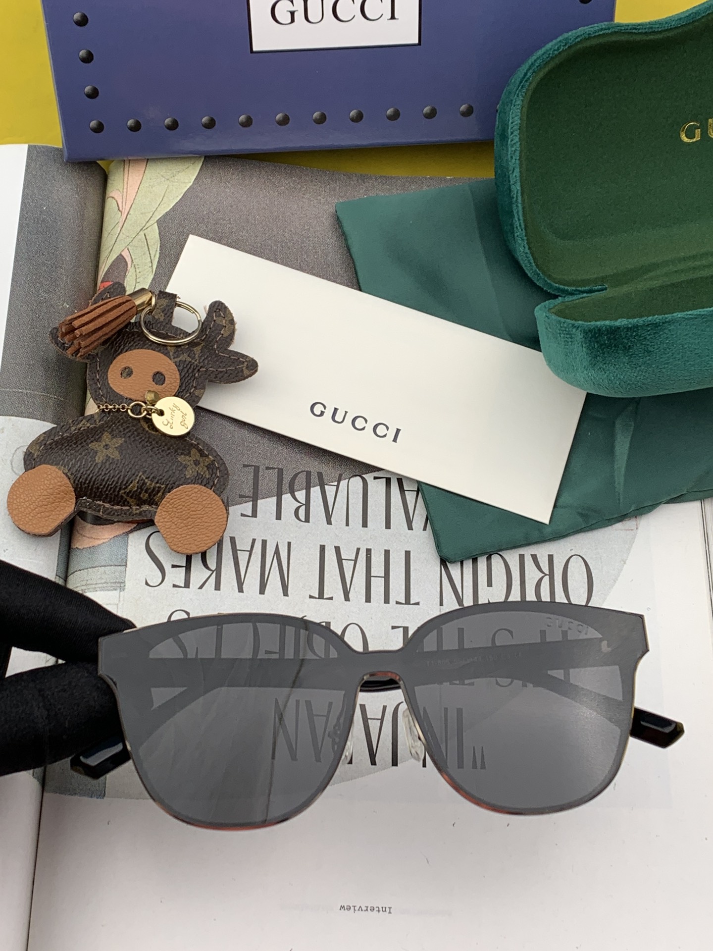 TOP GUCCI Large Frame Nylon Sunglasses - Black
