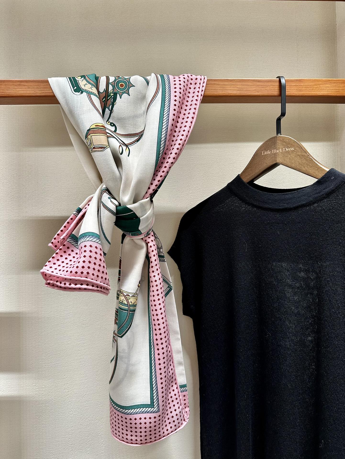 TOP HERMES Holiday Carriage Square Scarf 140 x 140 cm - 2 Colours