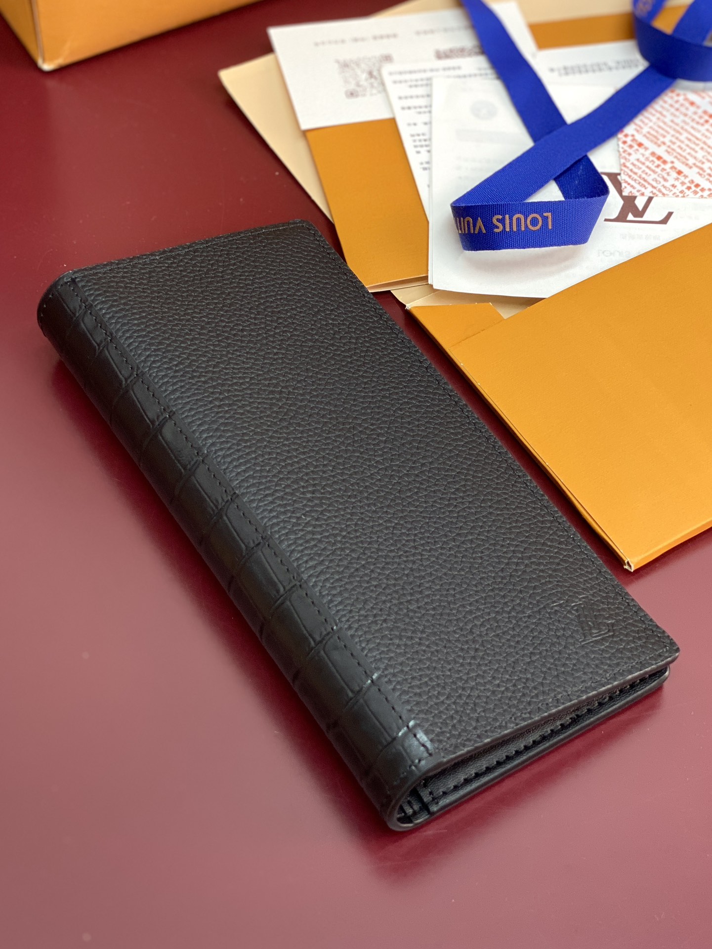 TOP Louis Vuitton LV Men's Long Wallet with Crocodile Leather 10x19x2cm - Black