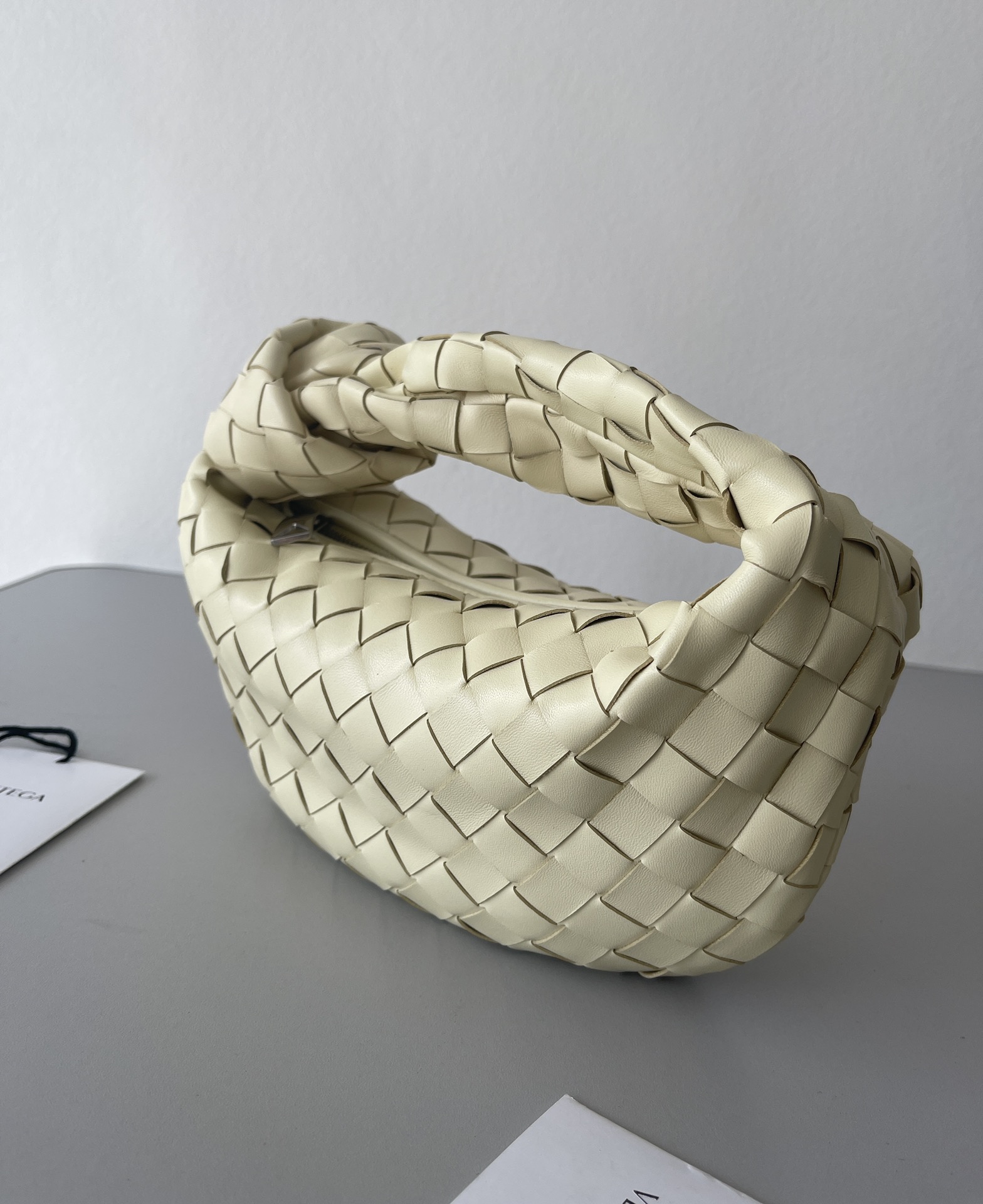 TOP Bottega Veneta BV Jodie Mini Bag - Cream