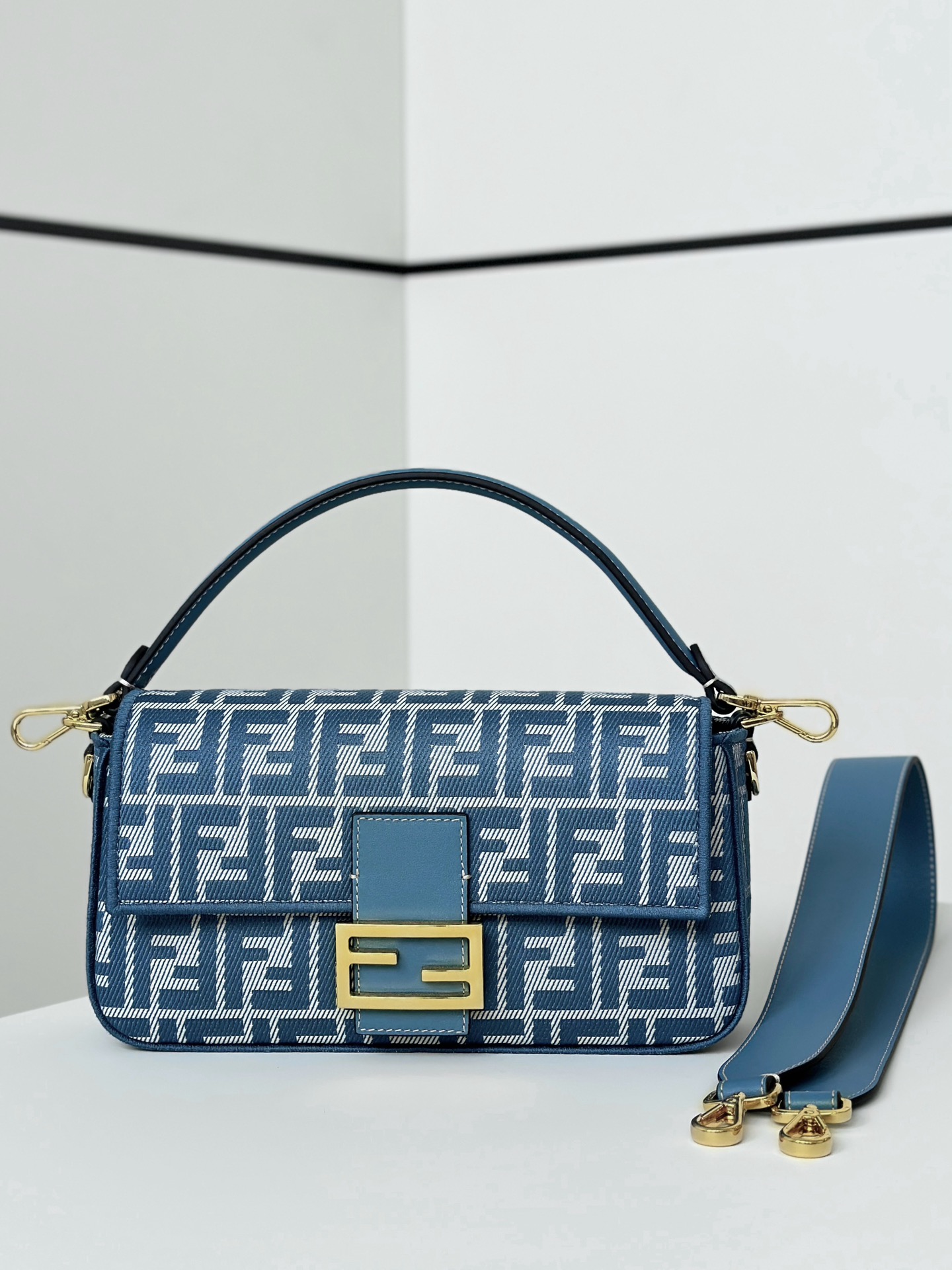 TOP FENDI FF Baguette Bag 27x6x15cm - Denim