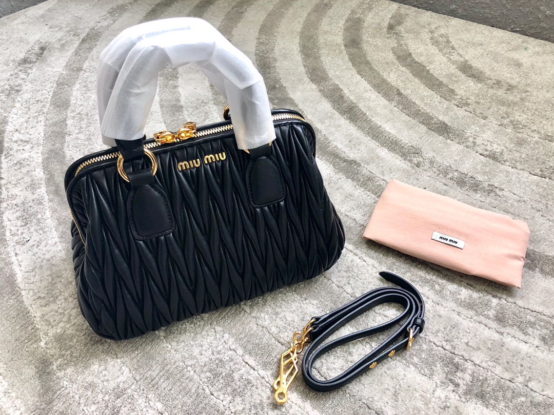 TOP Miu Miu Classic Jacquard Embossed Lambskin Bags 28x20x15cm/33X22X14cm - Black - 2 Colors