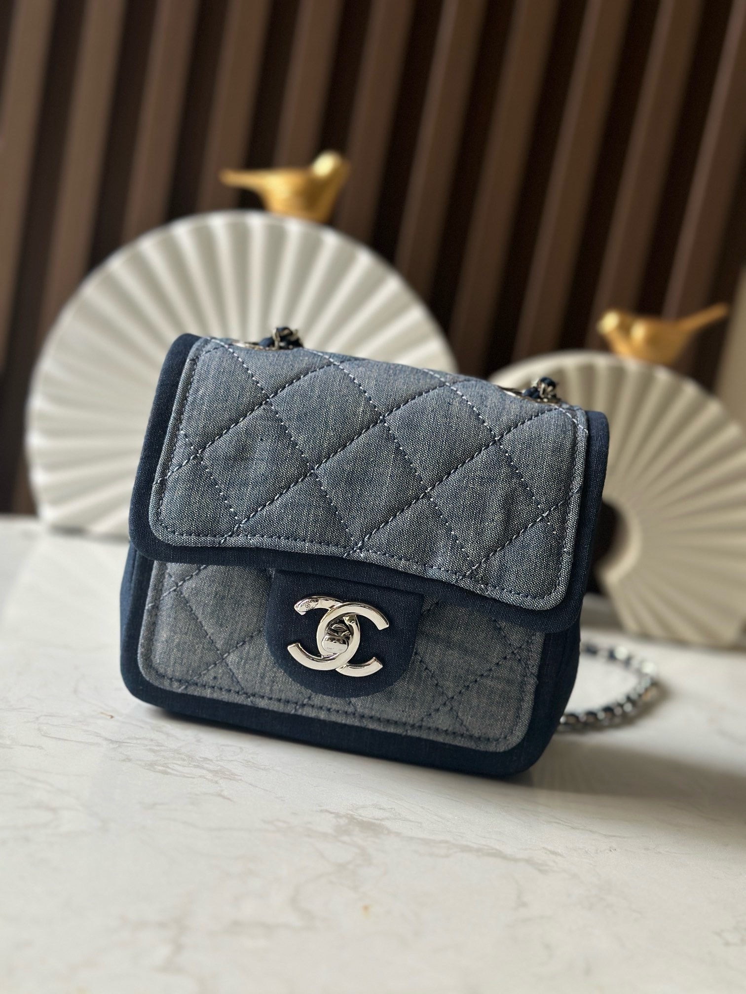 TOP CHANEL Denim Patchwork Flap Bag 17cm- Blue