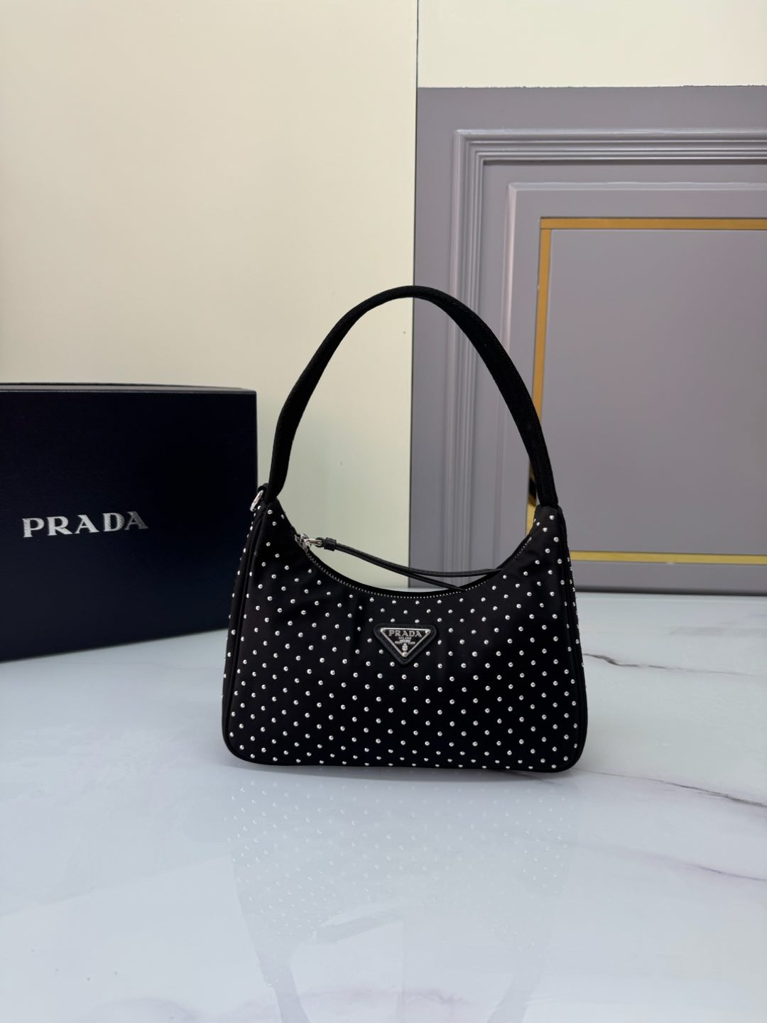 TOP PRADA Re-Edition 2000 Bag Hobo Underarm Bag 23x13x5cm - Black
