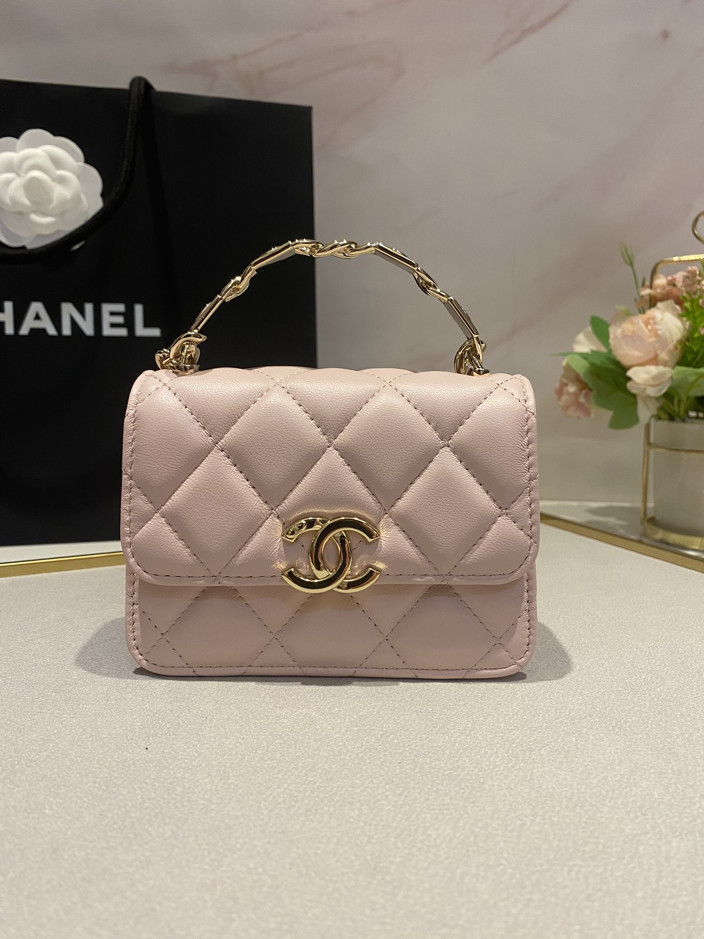 TOP CHANEL COCO Handbag 13*9.5*6cm - GHW