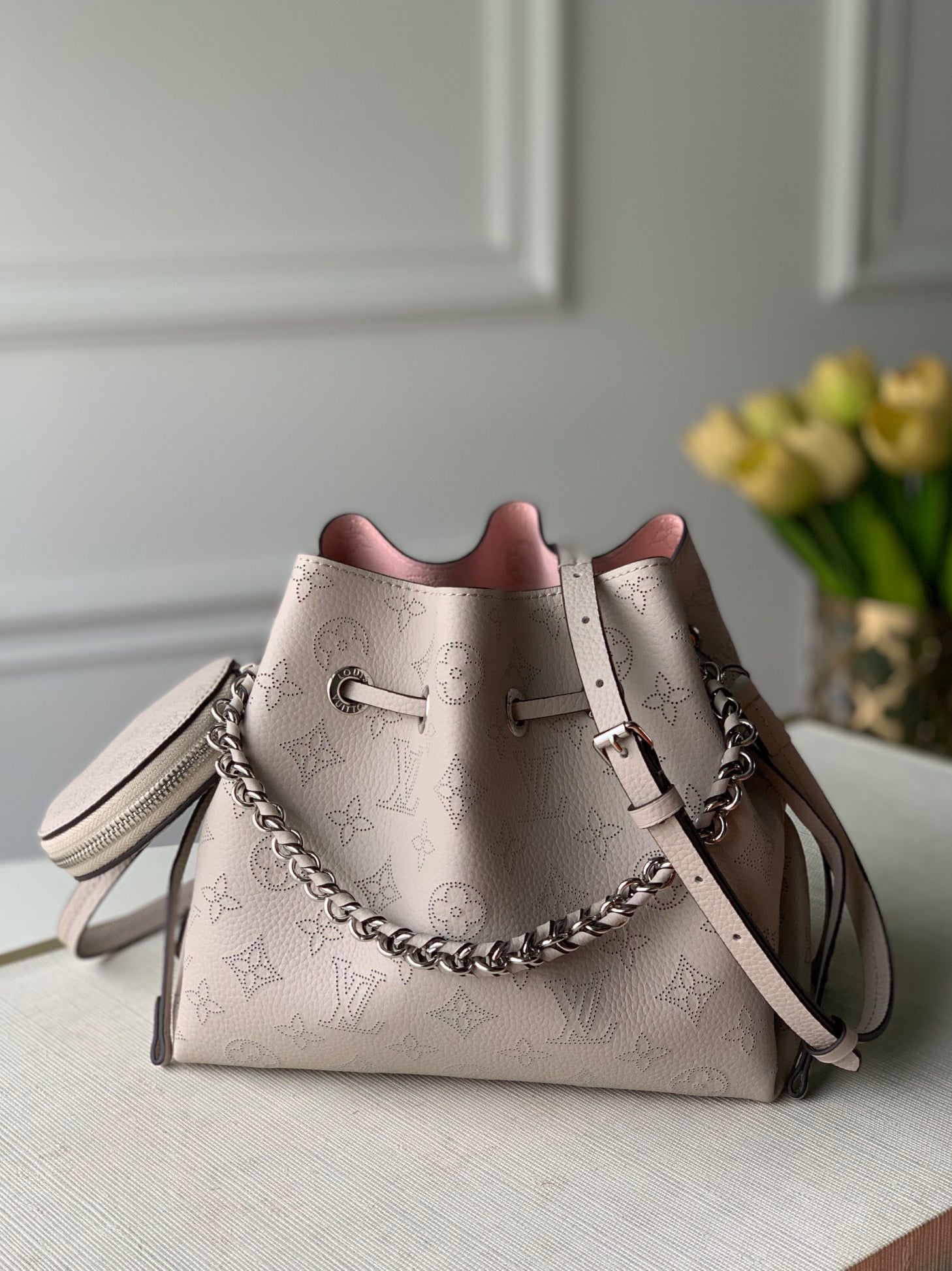 TOP Louis Vuitton LV L*V Bella Gallet Mahina Bag 19×22×14CM- Grey