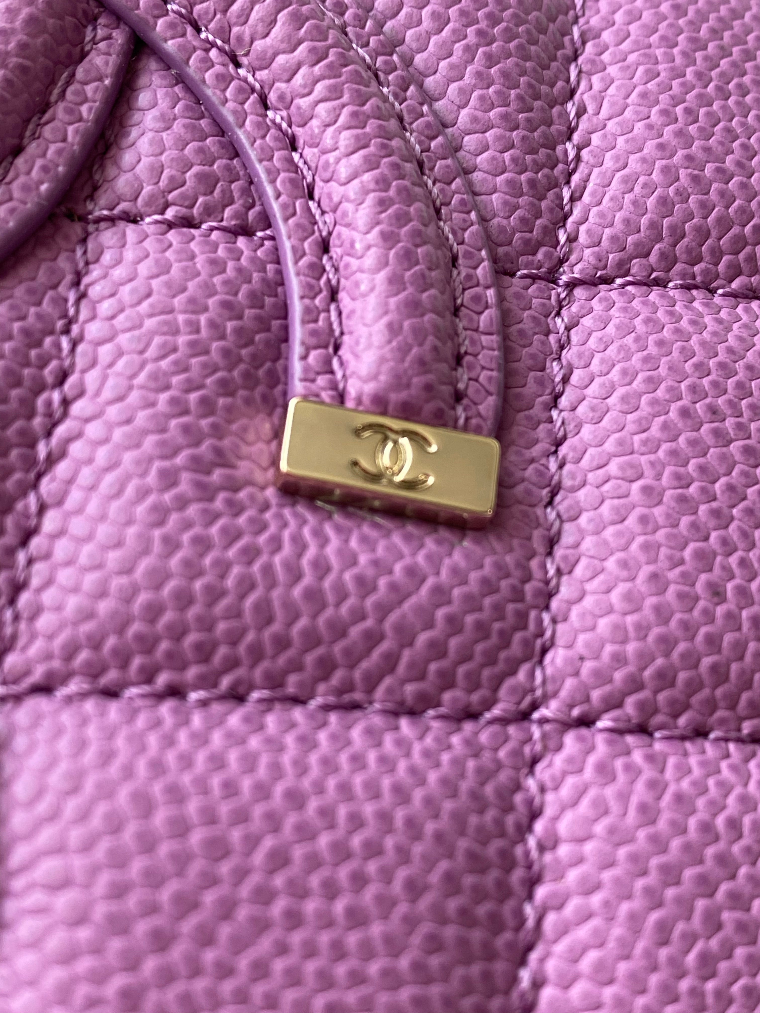 TOP CHANEL Vanity Case Caviar Quilted Medium - Purple
