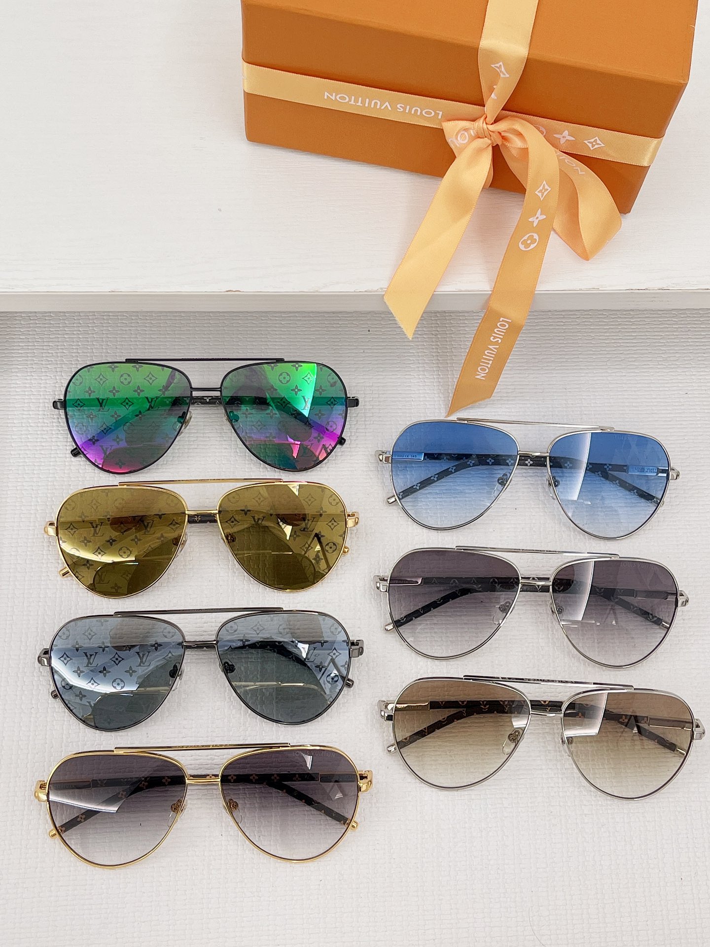 TOP Louis Vuitton LV Sunglasses  - 7 Color