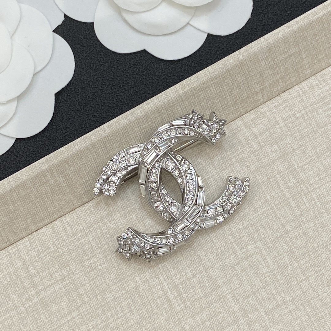 TOP CHANEL Brooch - Silver