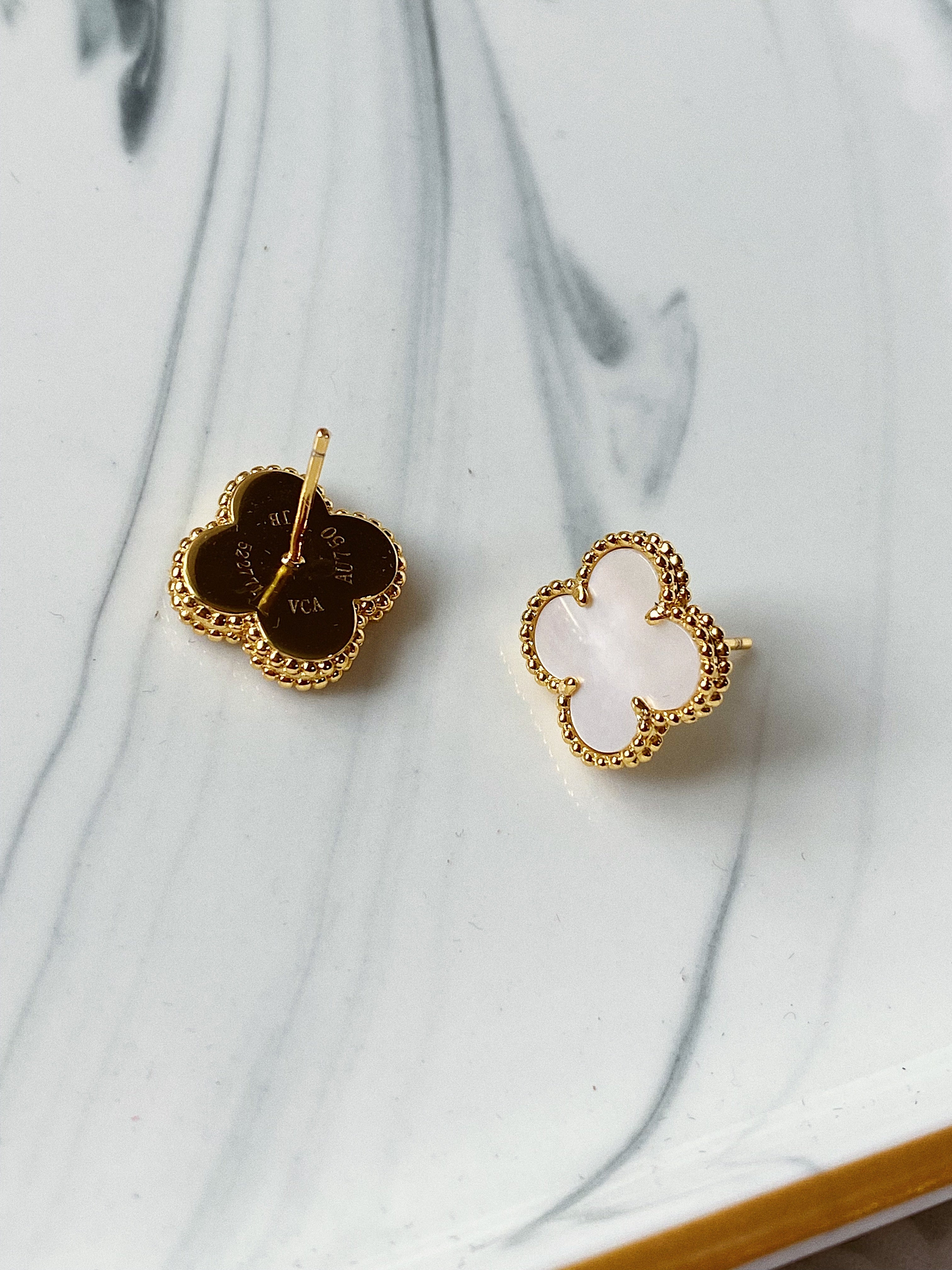 TOP Van Cleef & Arpels VCA Mother of Pearl Stud Earrings - White and Gold