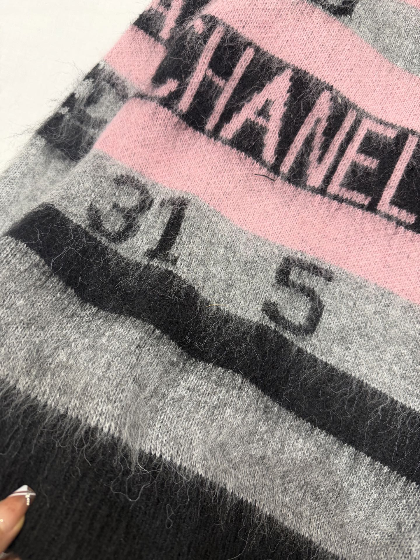 TOP CHANEL Sweater -  Pink and Black